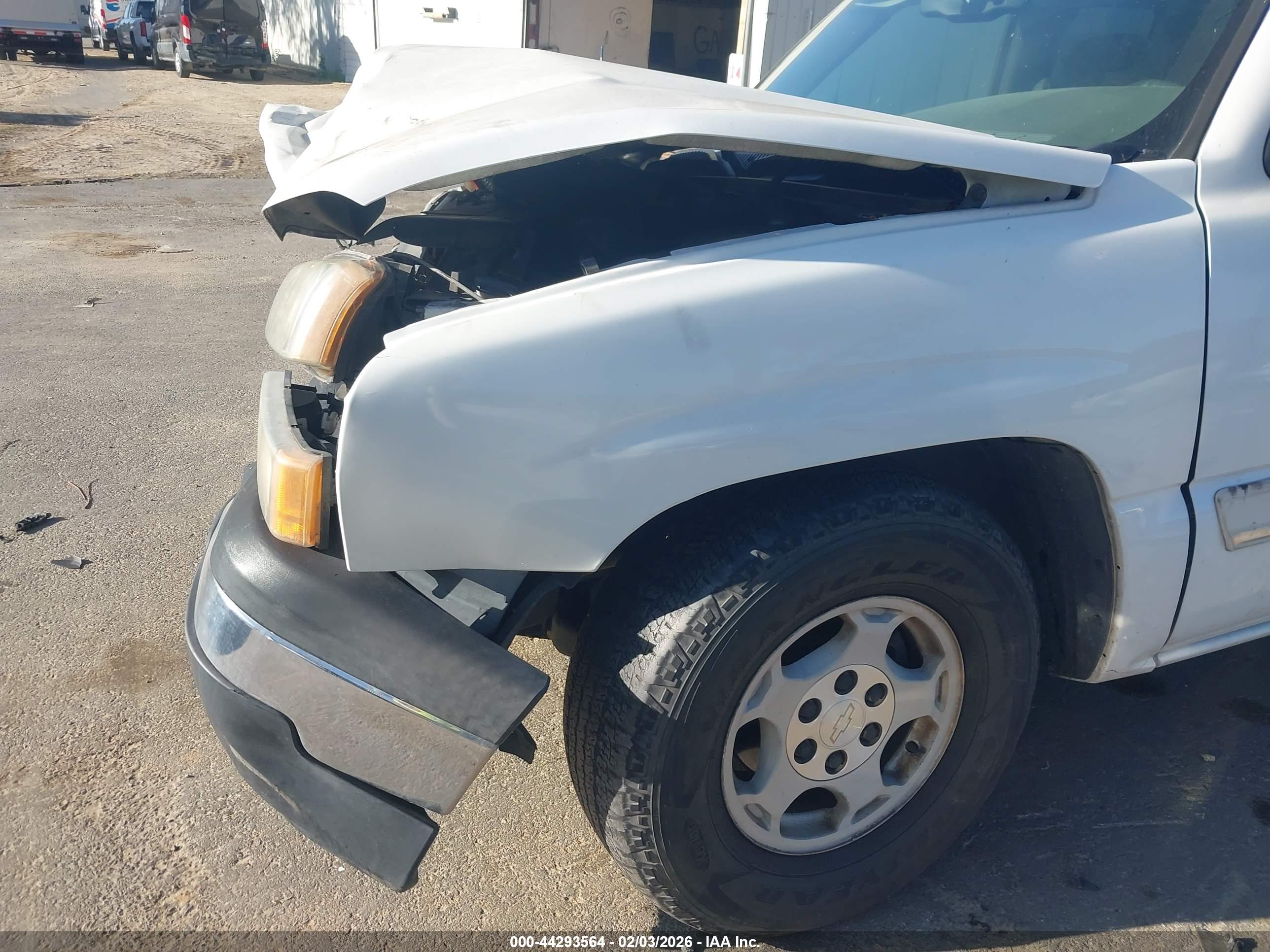 CHEVROLET SILVERADO image 6