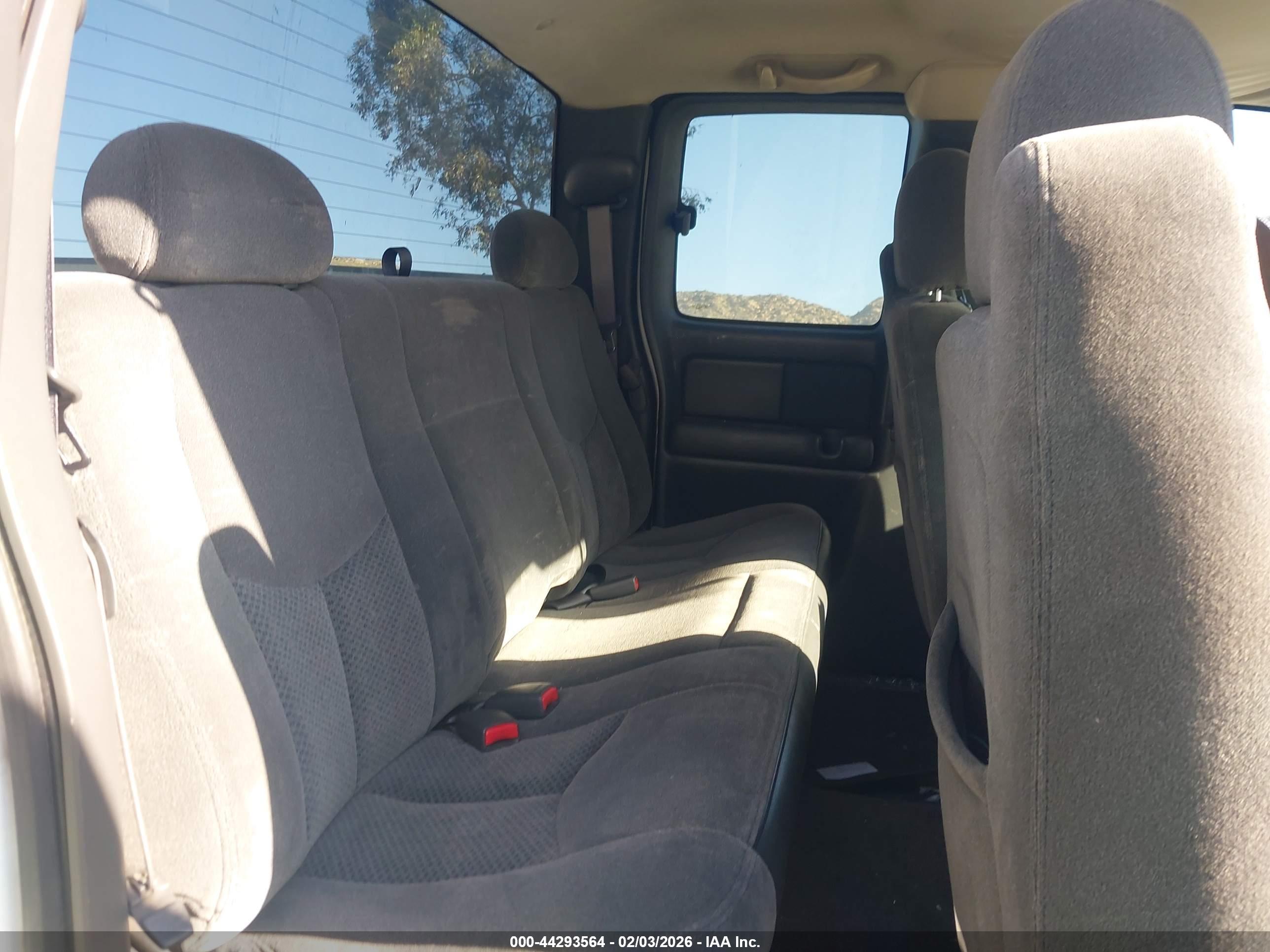 CHEVROLET SILVERADO image 8