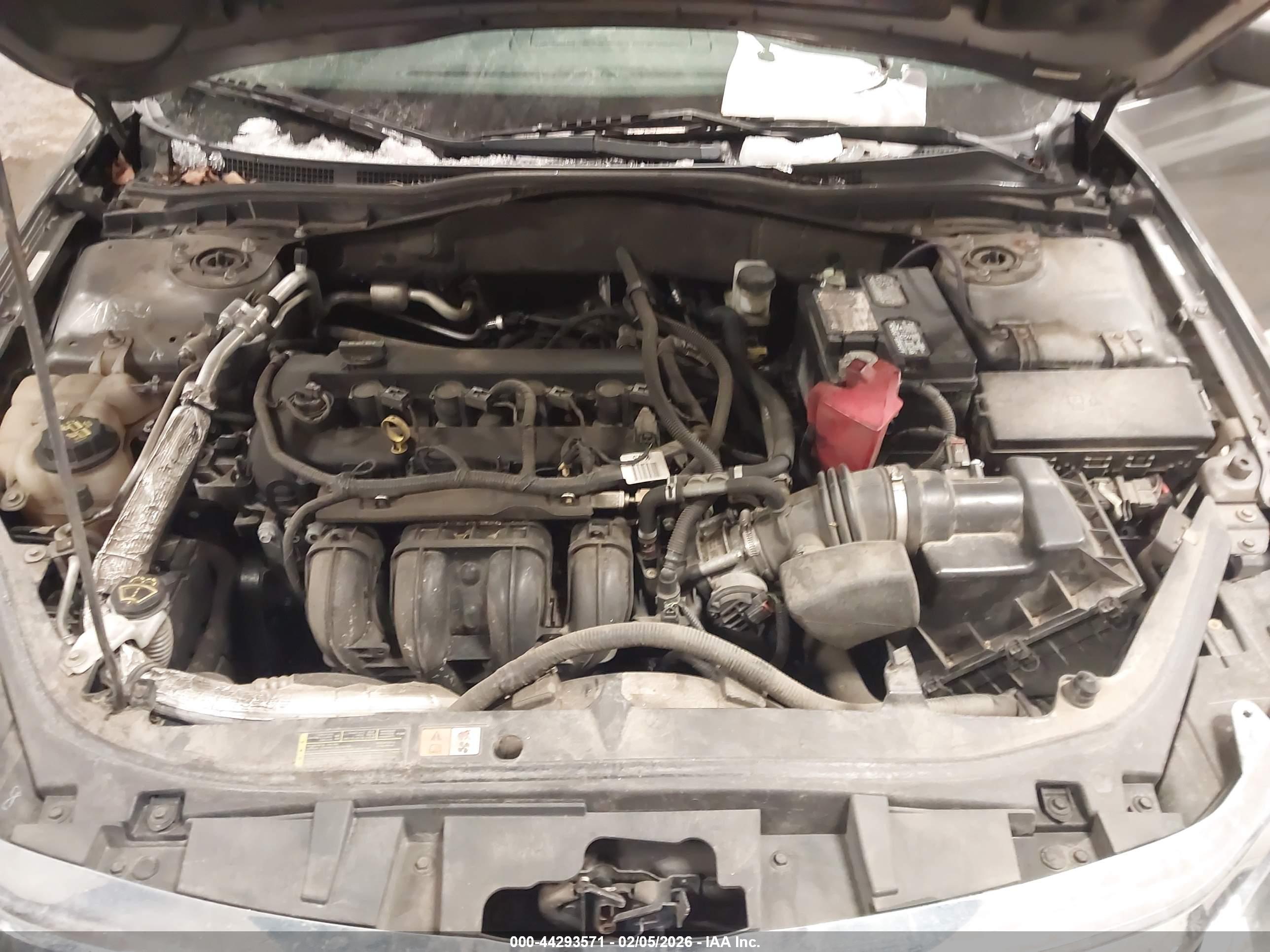 FORD FUSION image 10