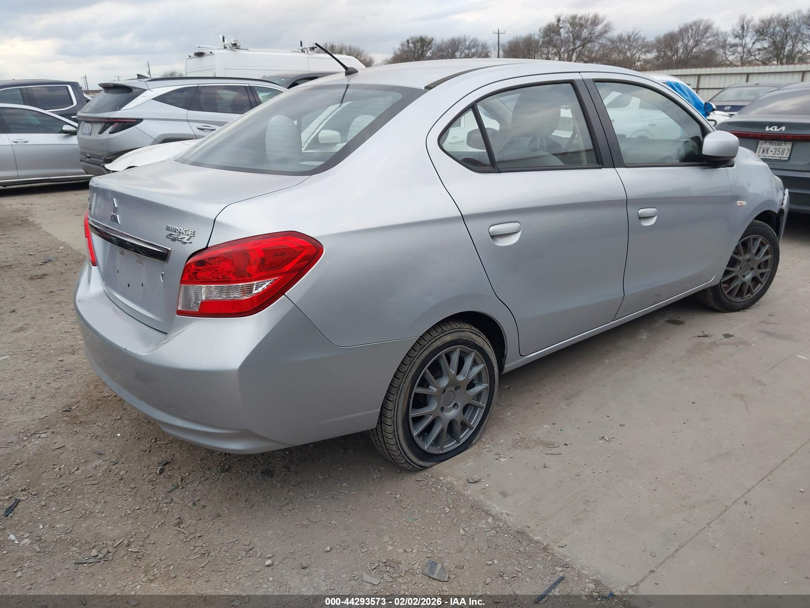 MITSUBISHI MIRAGE image 4