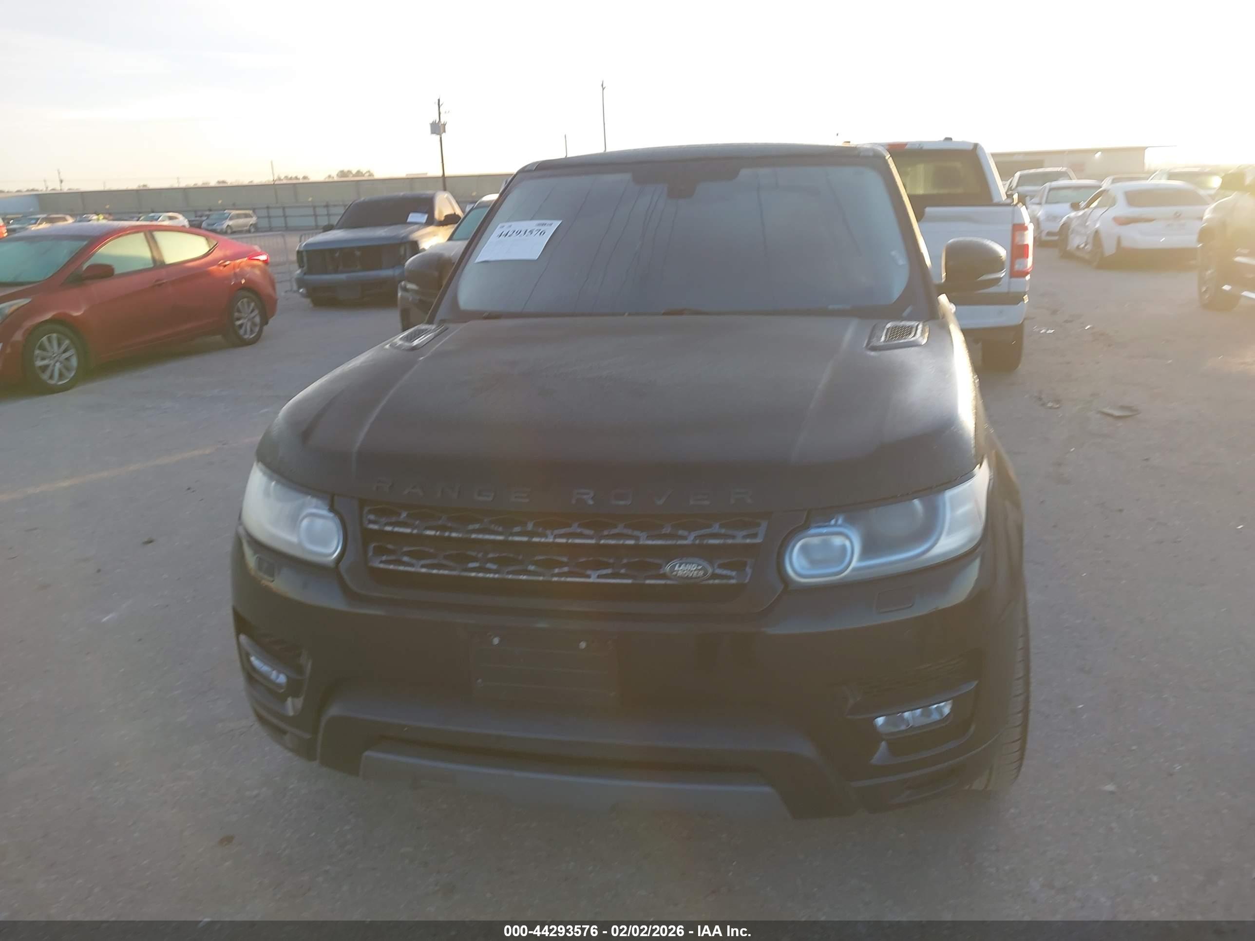 LAND ROVER image 6