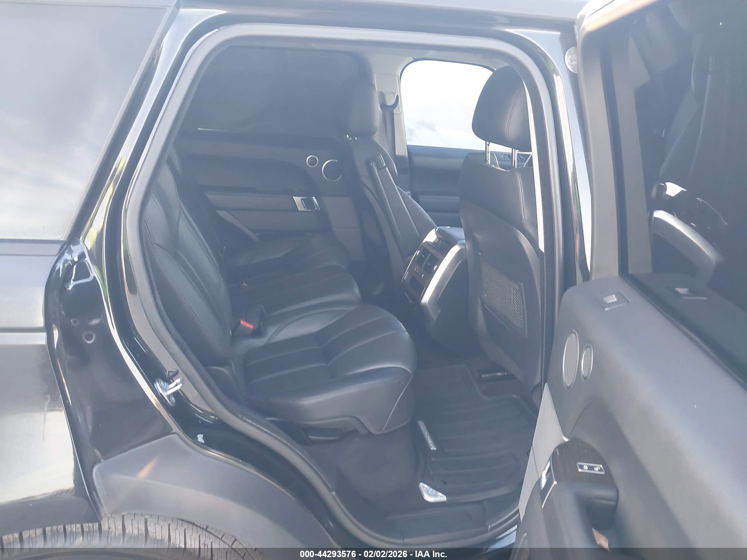 LAND ROVER image 8