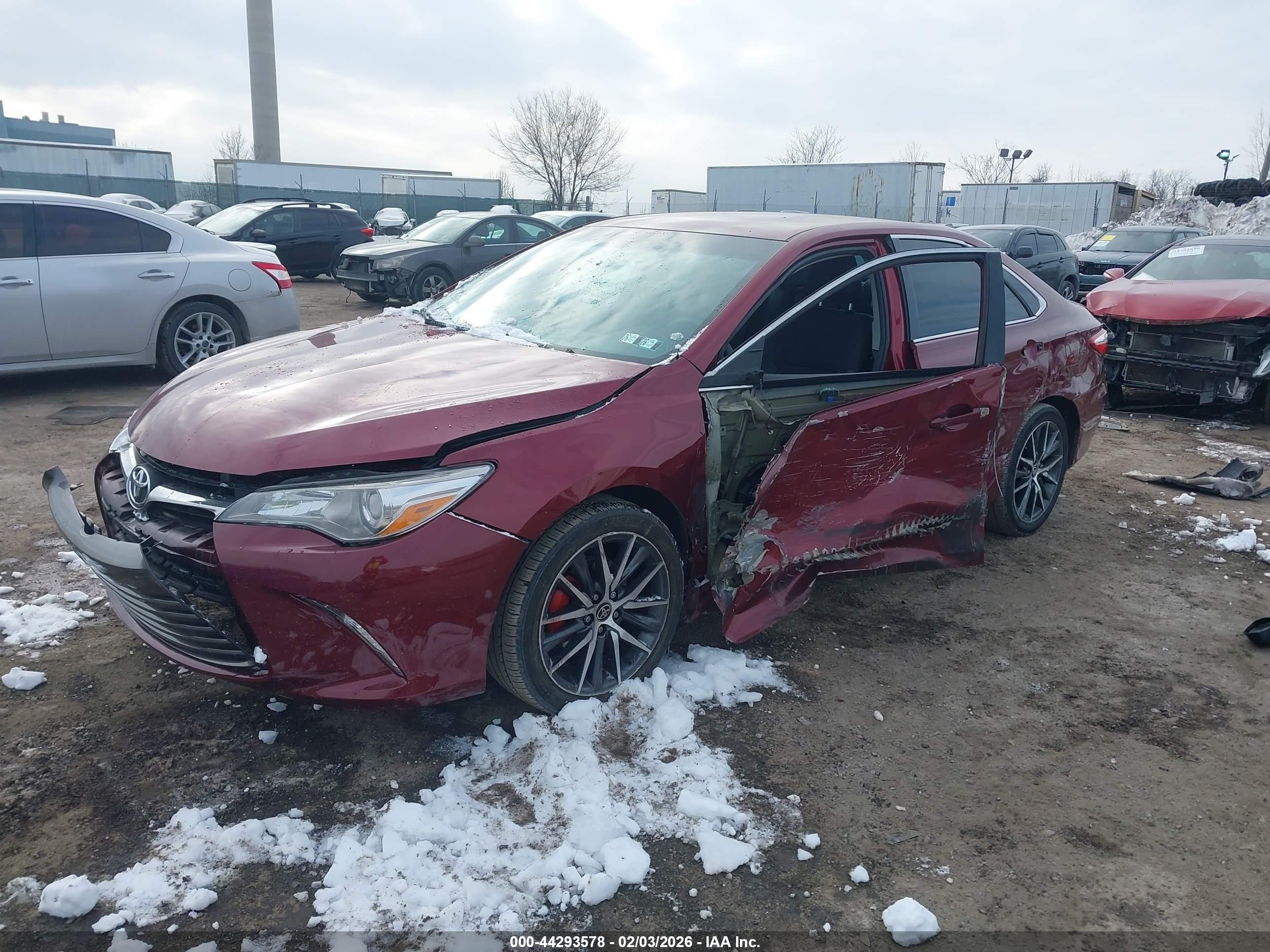 TOYOTA CAMRY image 2