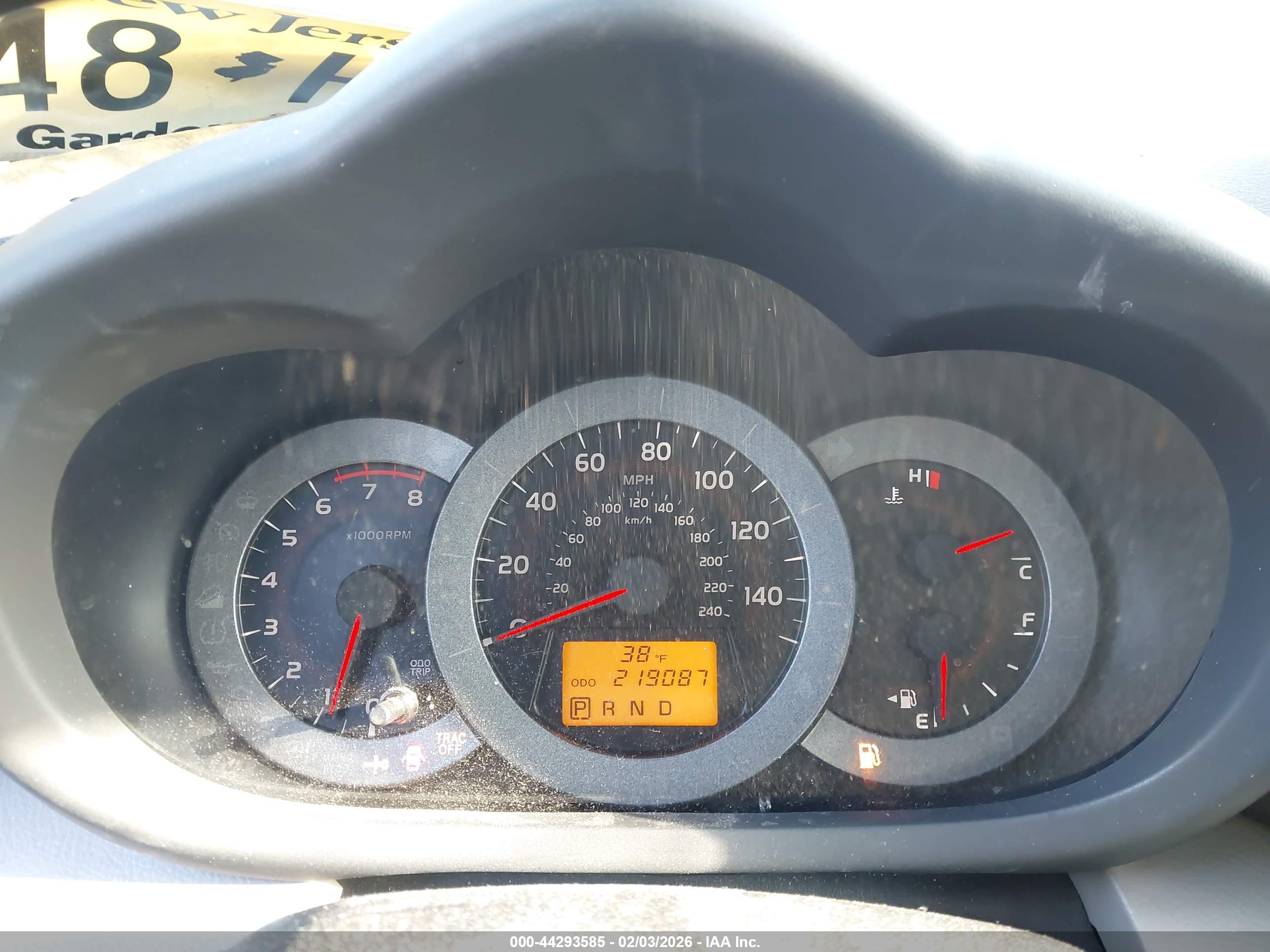 TOYOTA RAV4 image 7