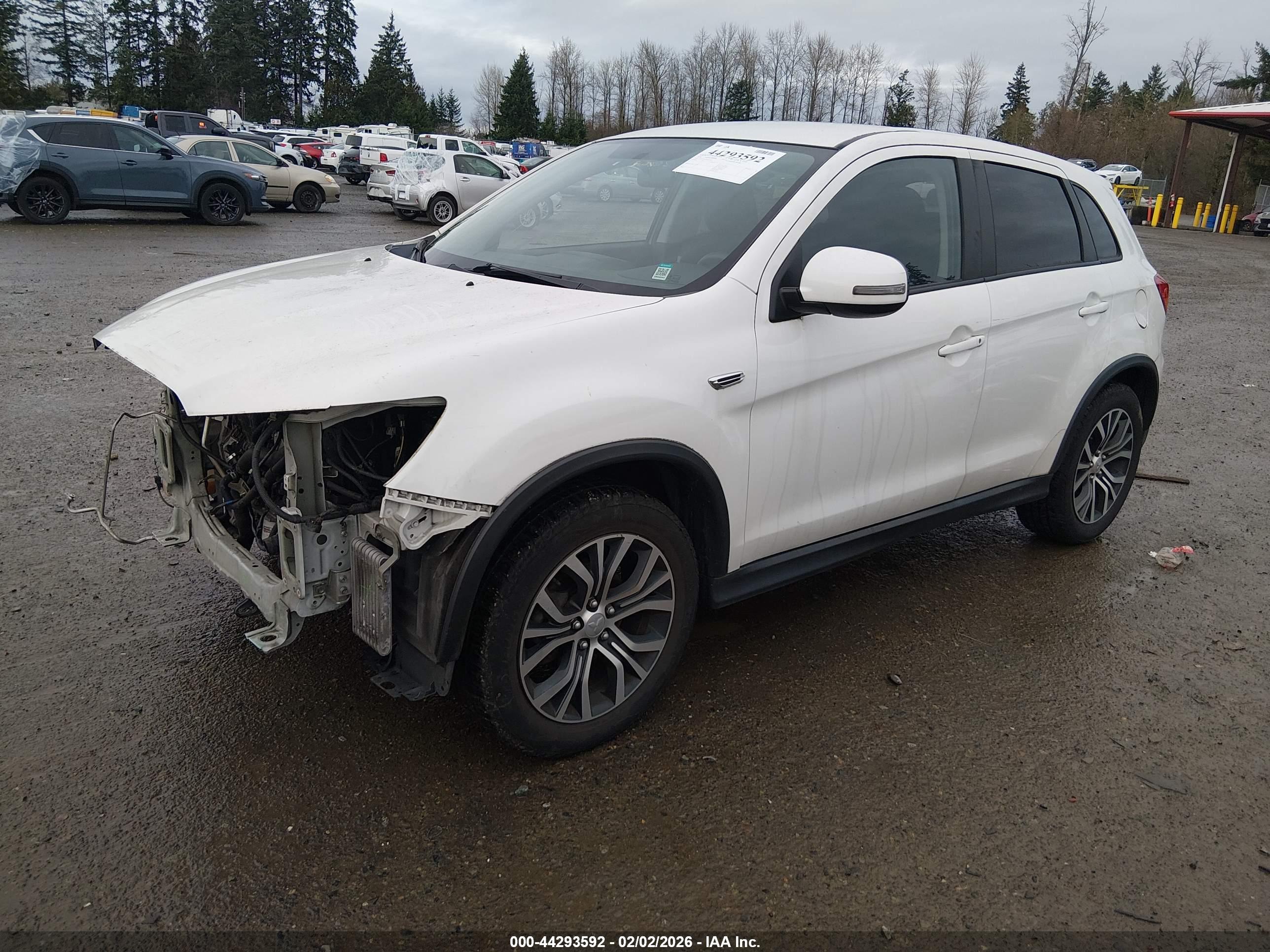 MITSUBISHI OUTLANDER image 2