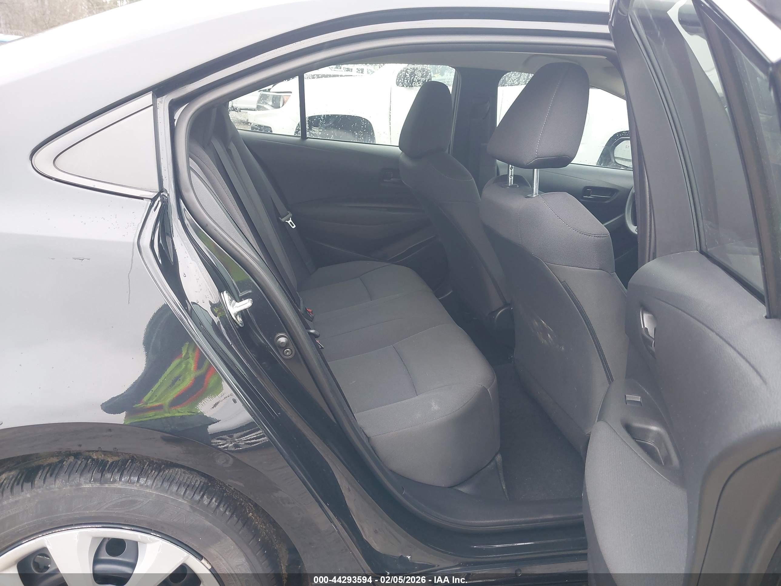 TOYOTA COROLLA image 8