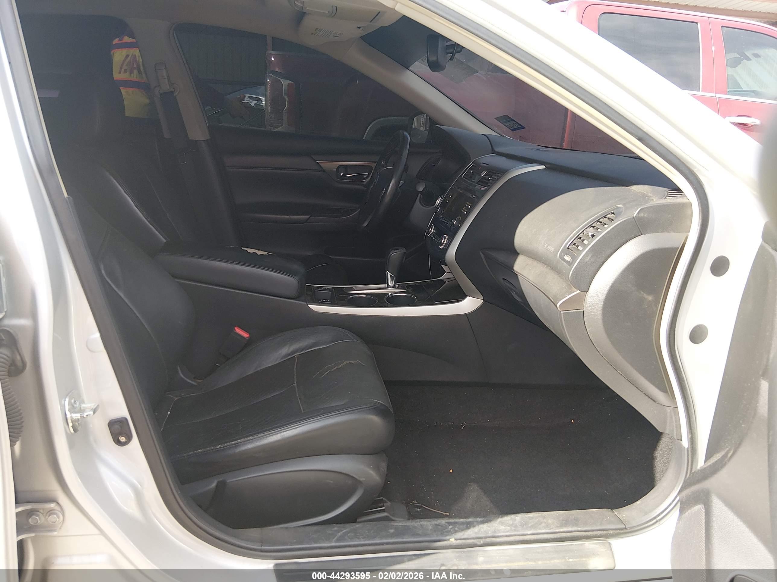 NISSAN ALTIMA image 5