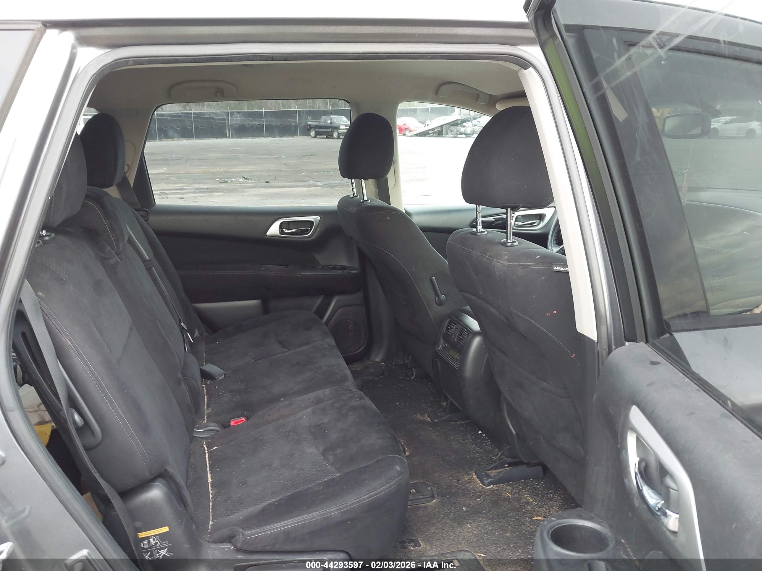 NISSAN PATHFINDER image 8