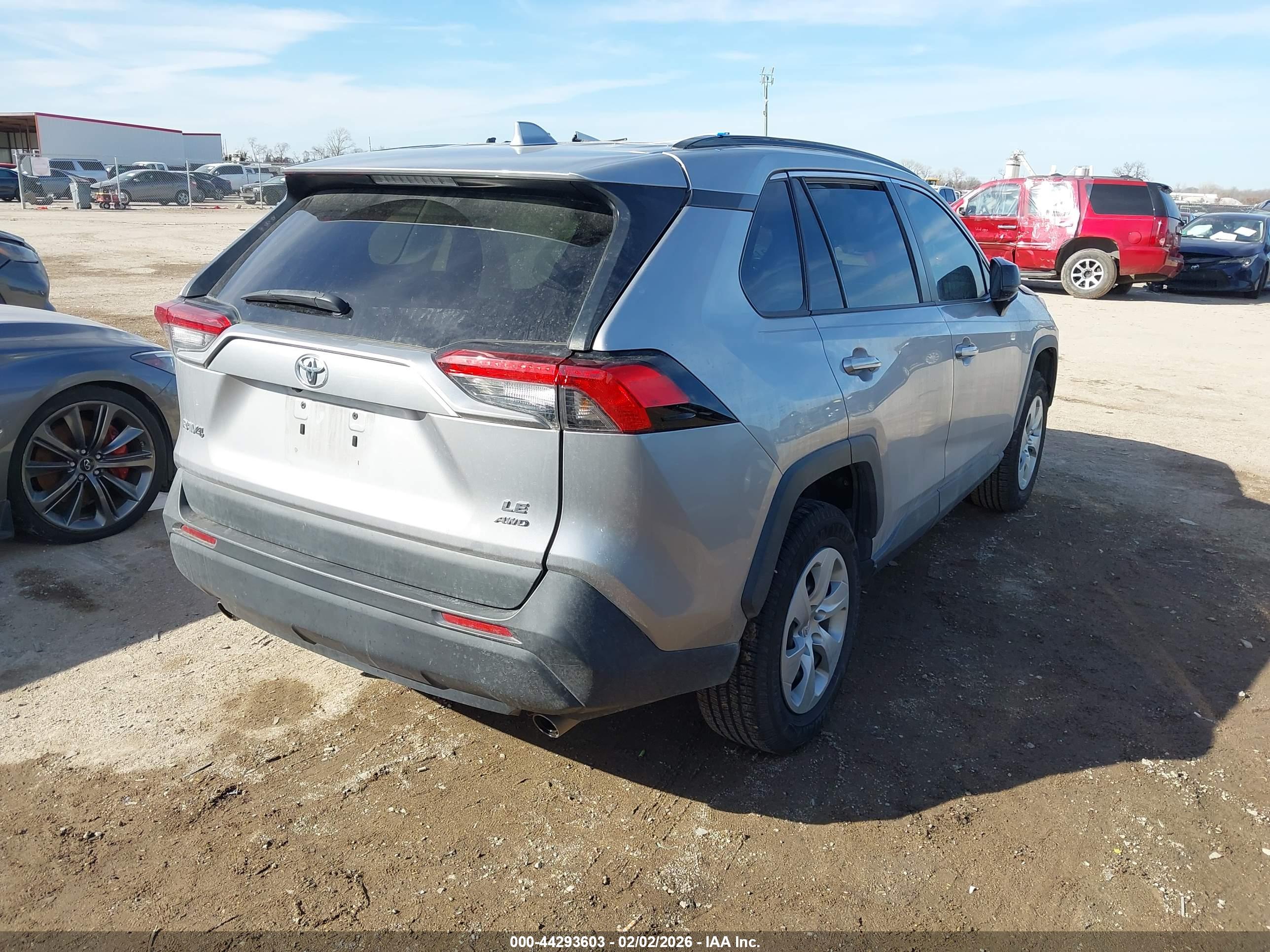 TOYOTA RAV4 image 4
