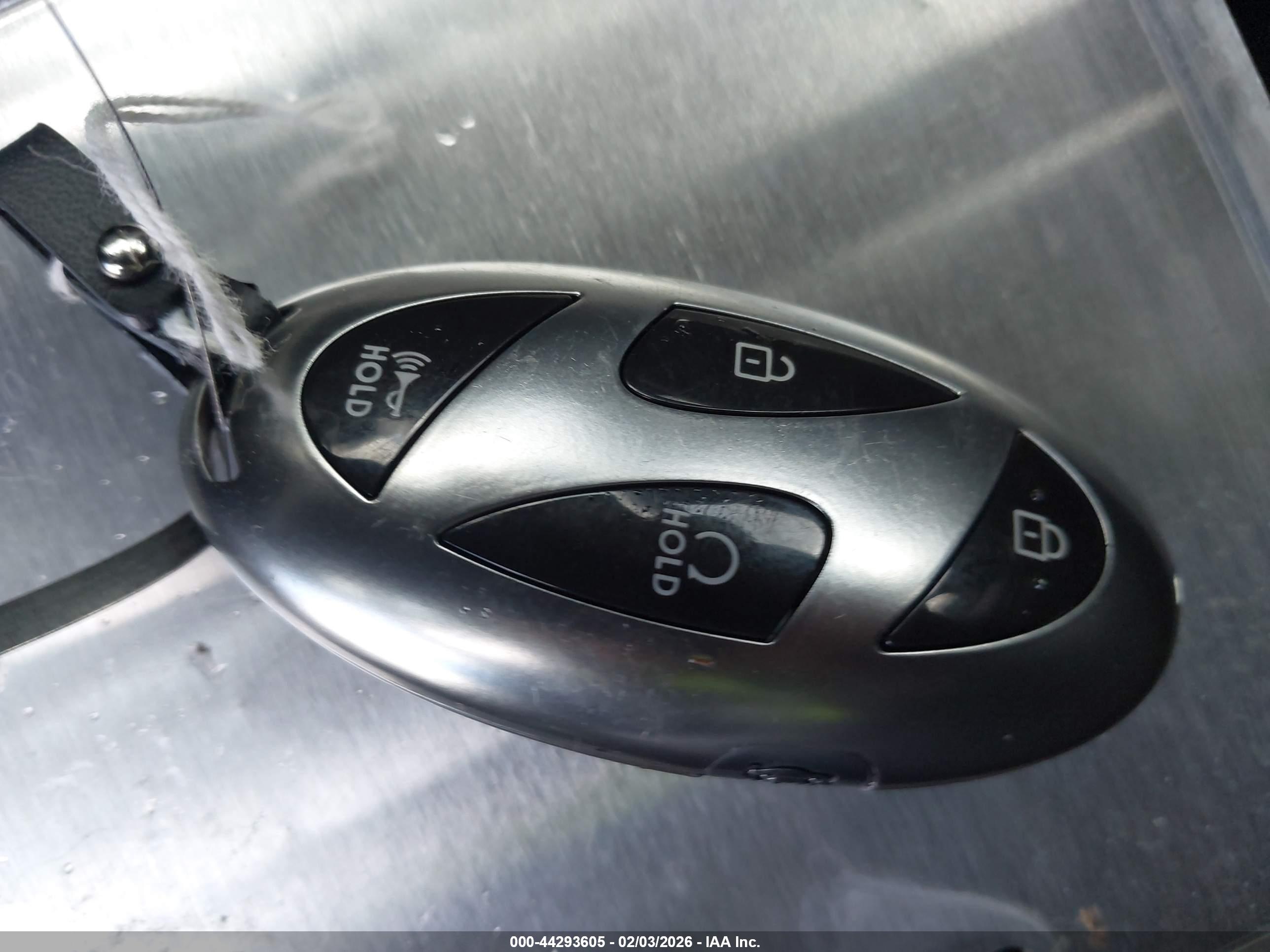 HYUNDAI ELANTRA image 11