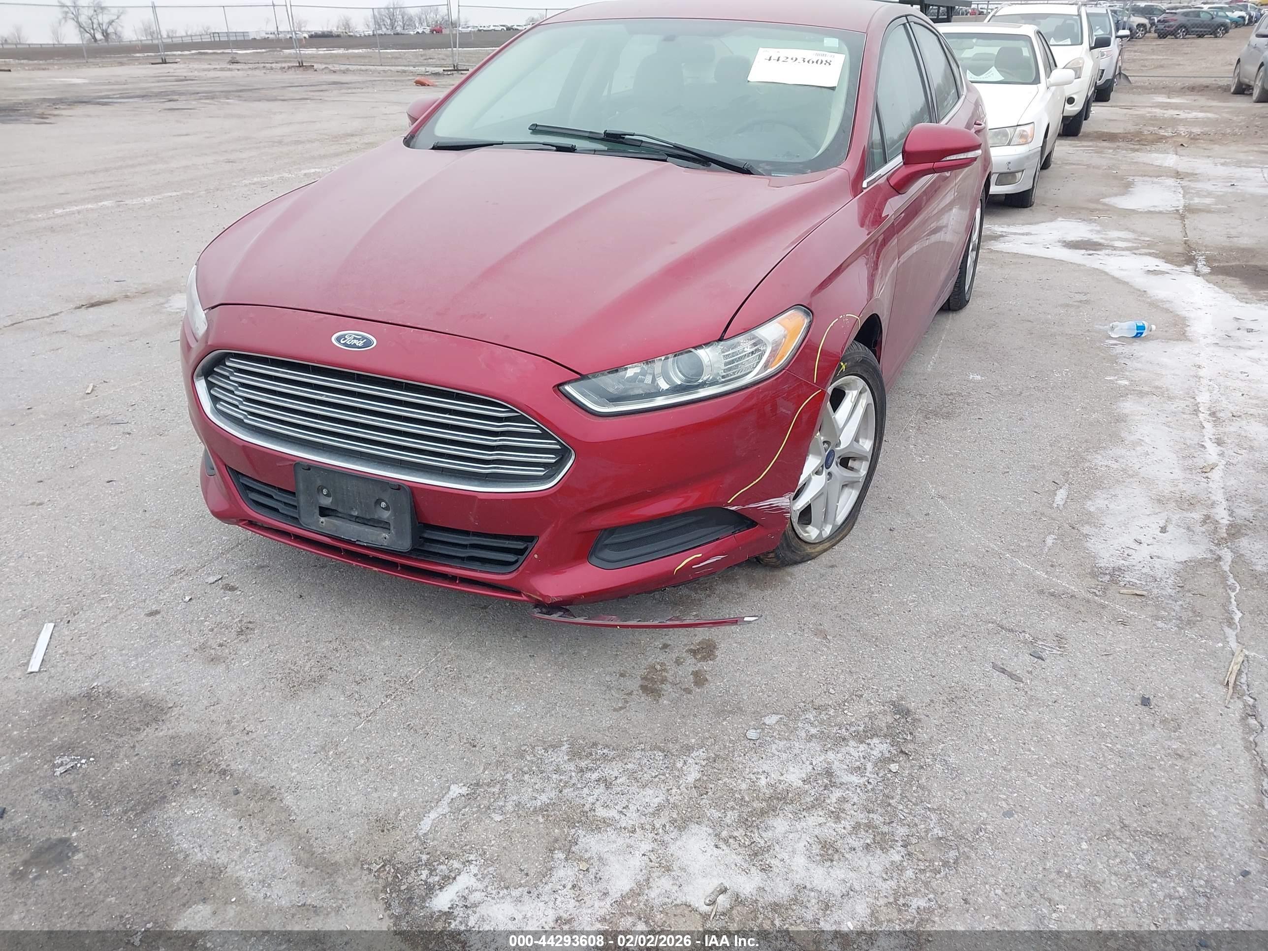 FORD FUSION image 6