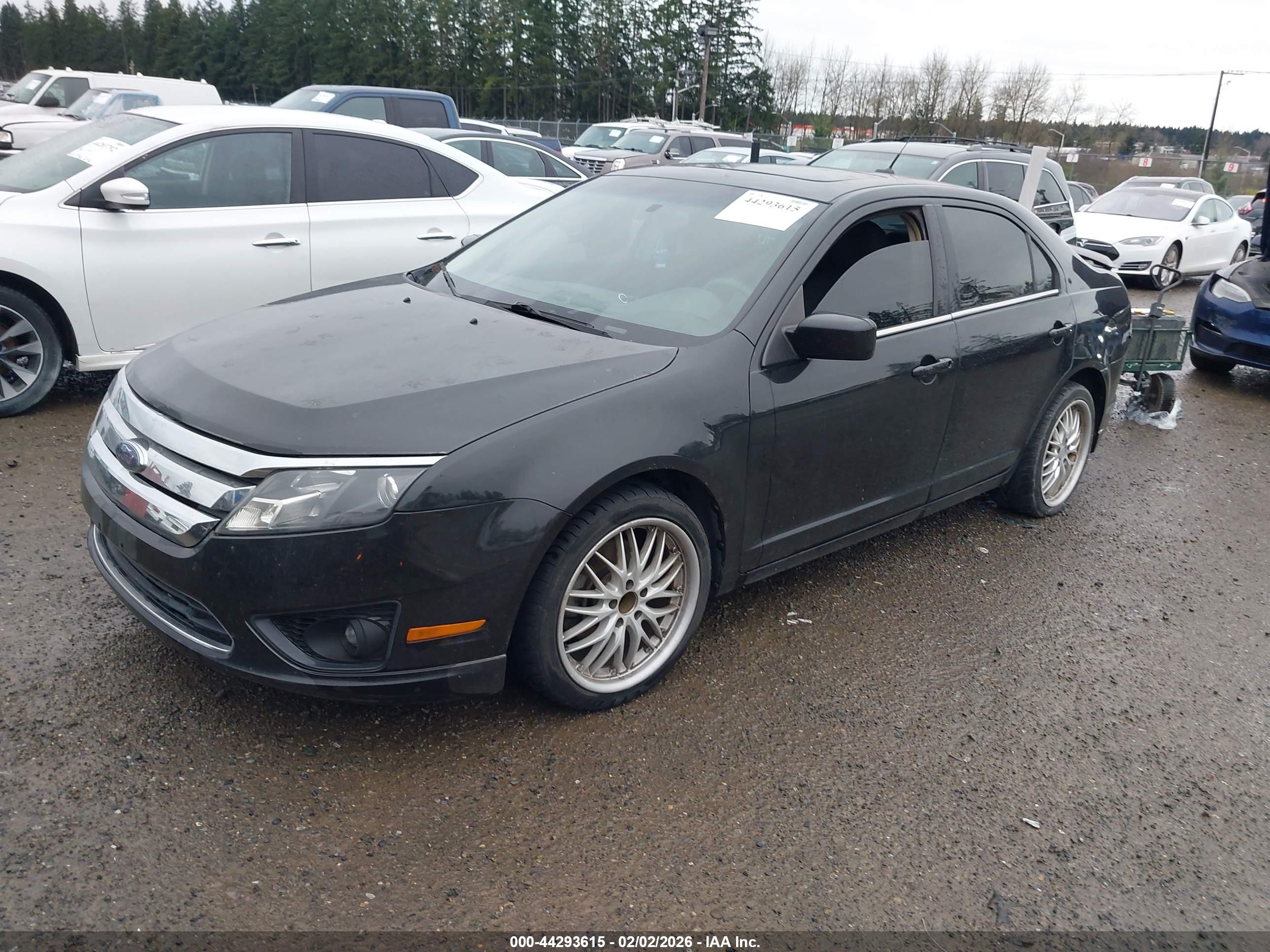 FORD FUSION image 2
