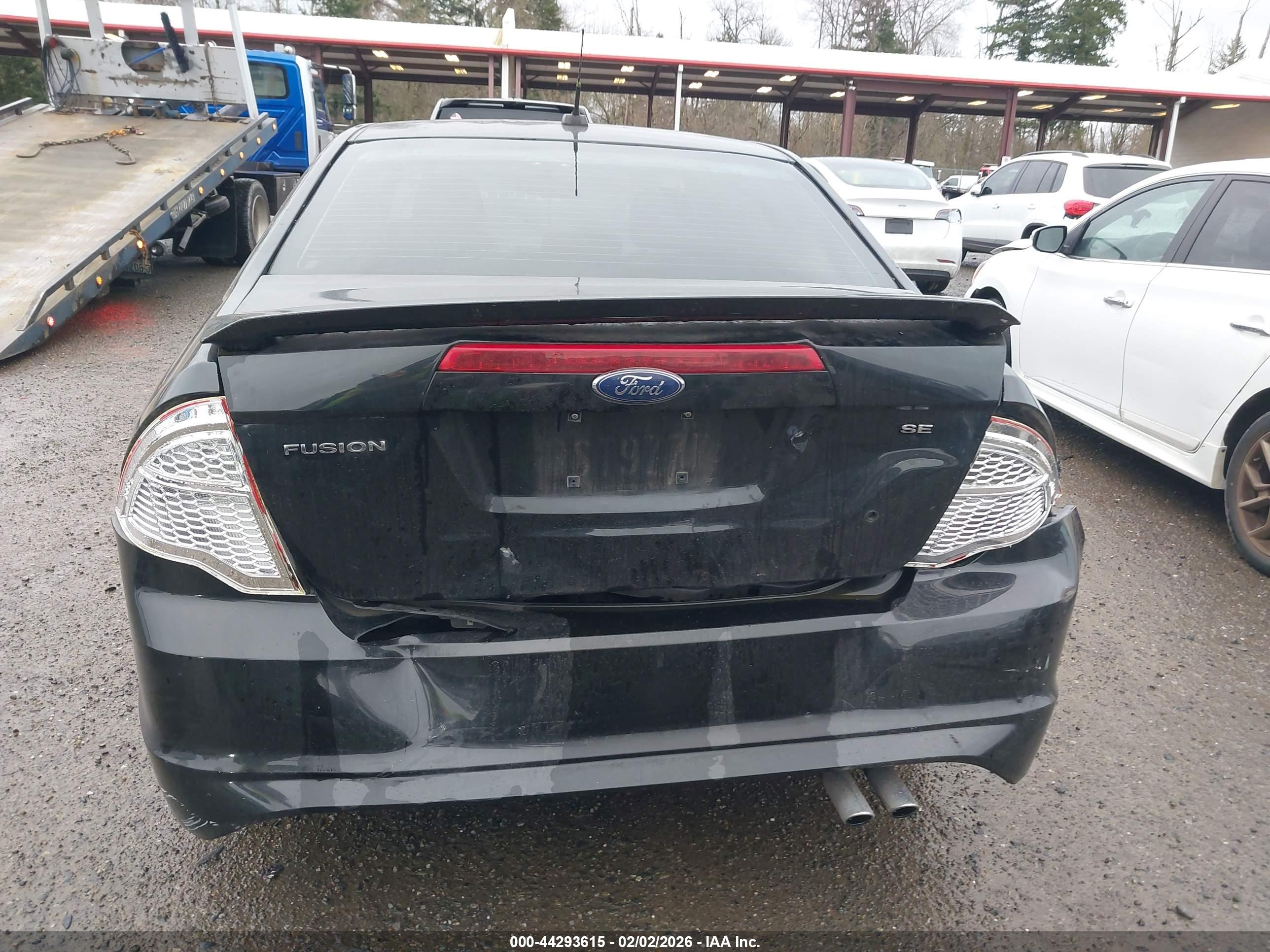 FORD FUSION image 6