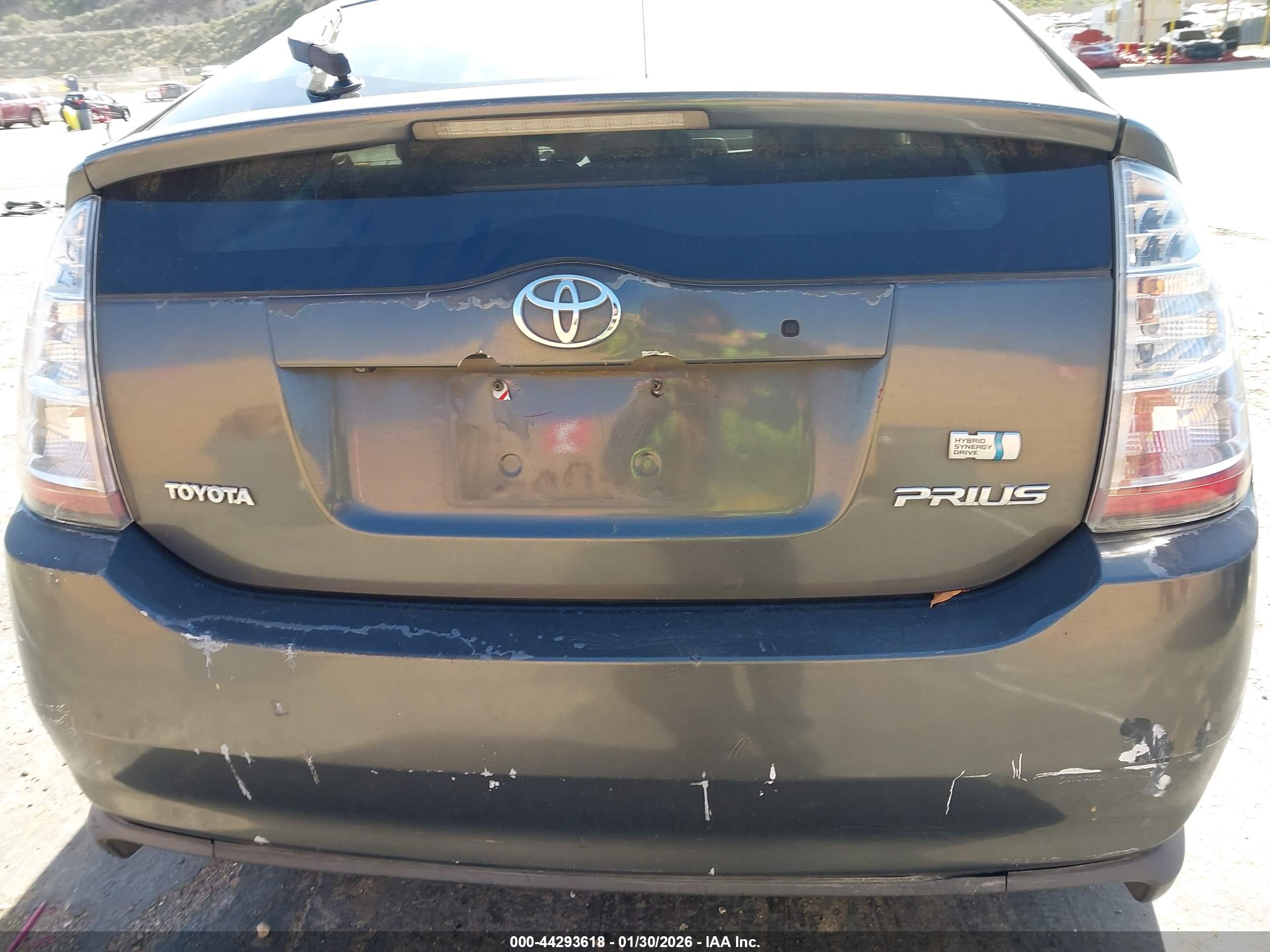 TOYOTA PRIUS image 6