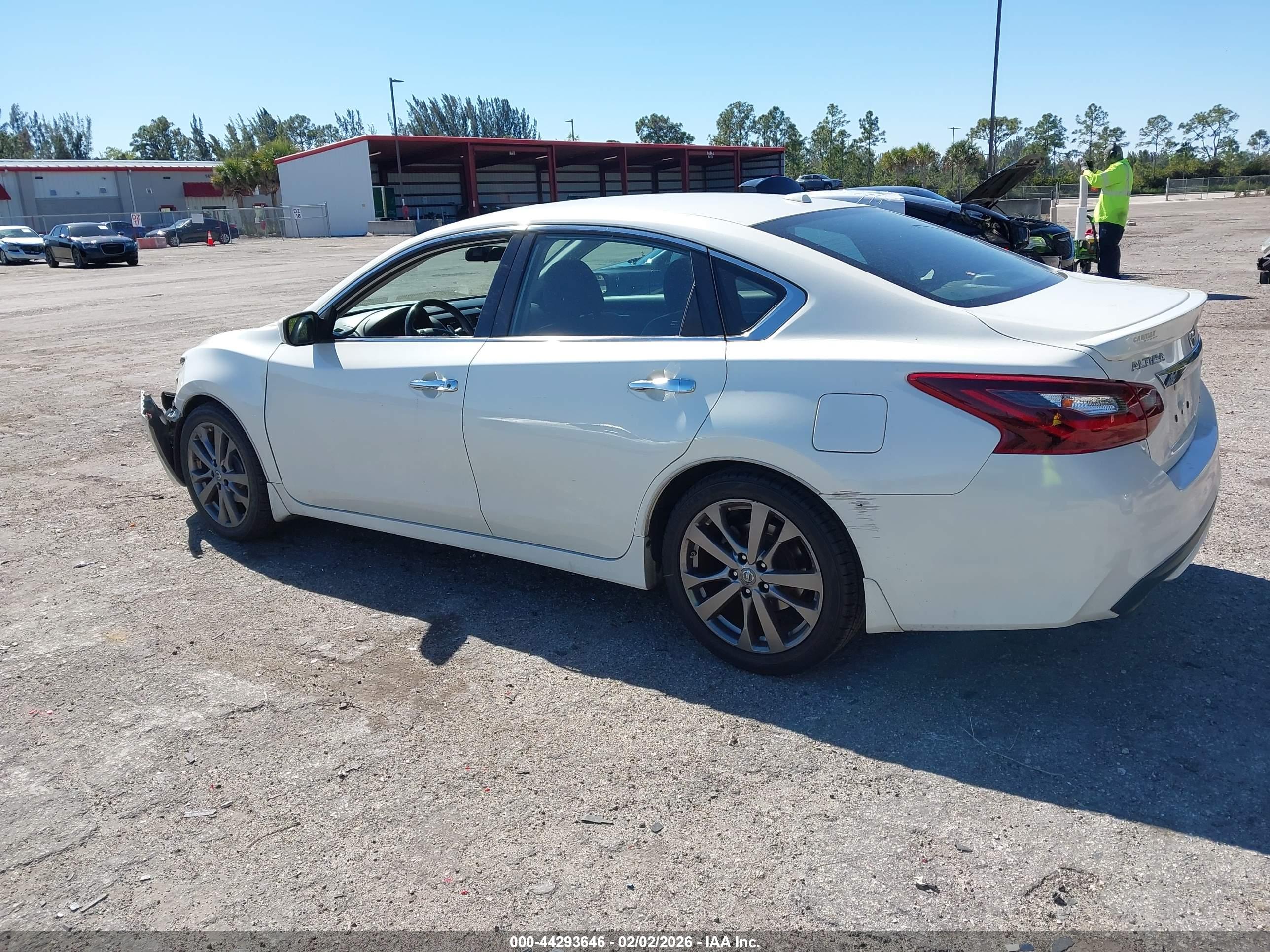 NISSAN ALTIMA image 3