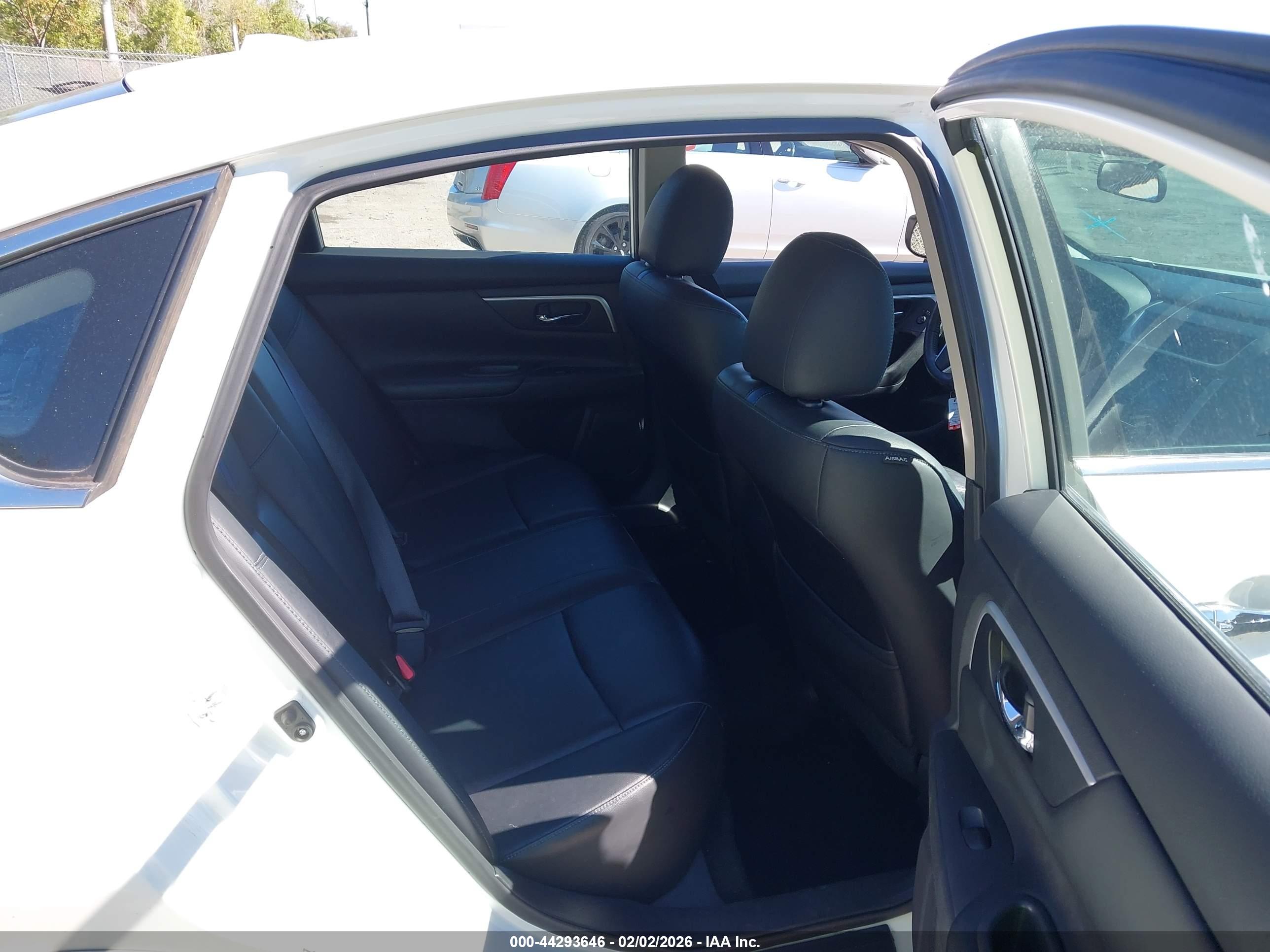 NISSAN ALTIMA image 8