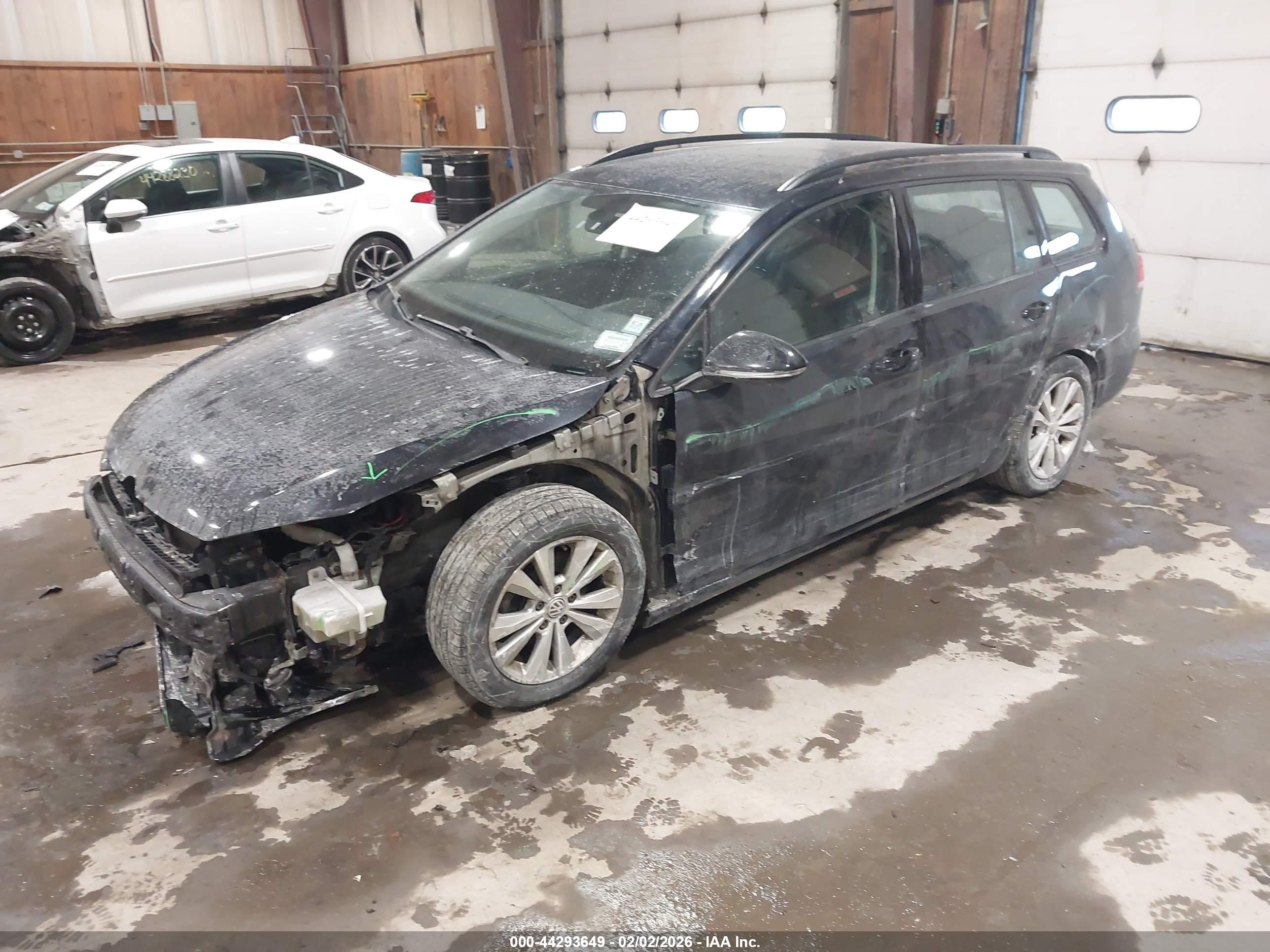 VOLKSWAGEN GOLF image 2