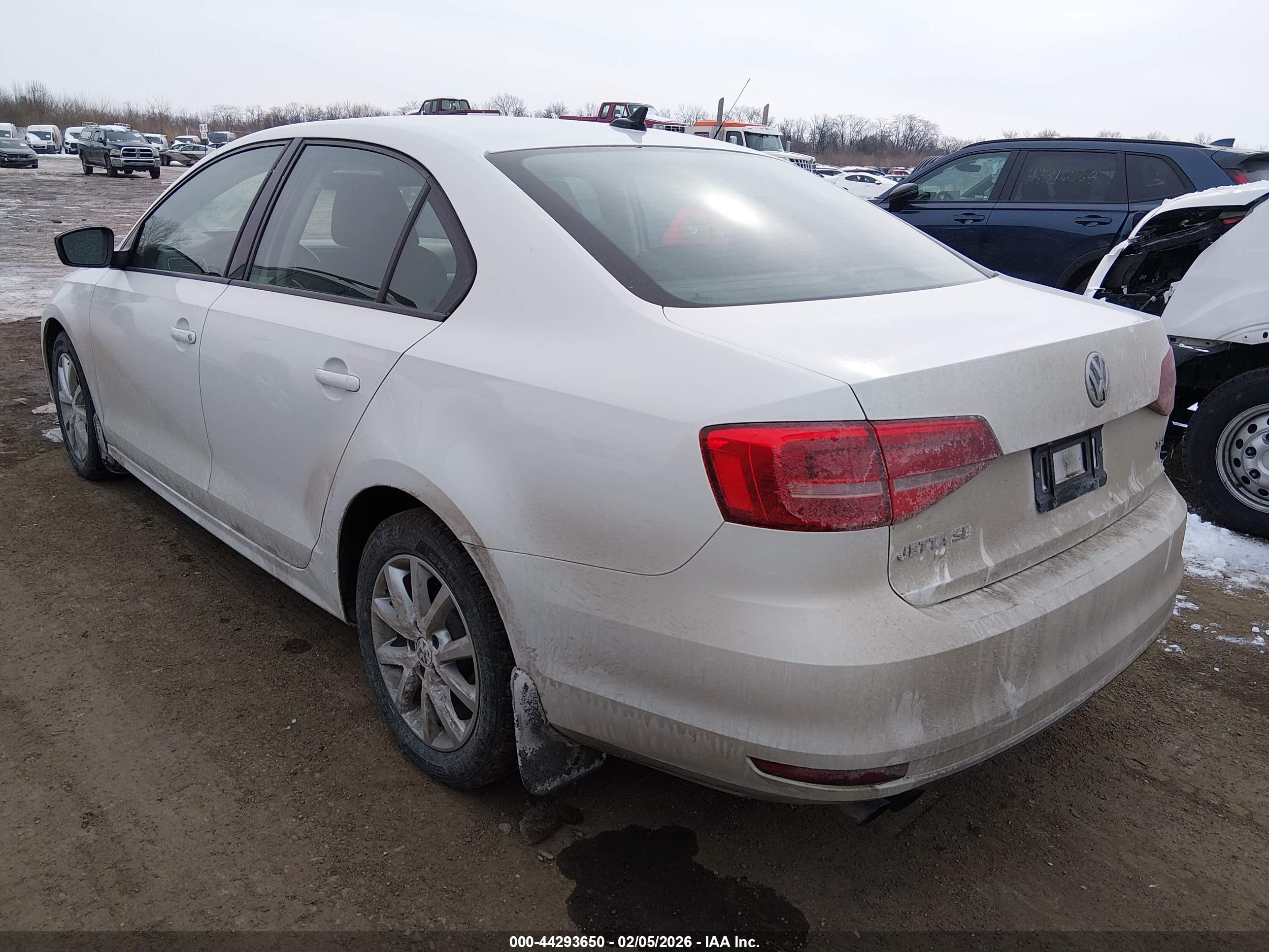 VOLKSWAGEN JETTA image 3