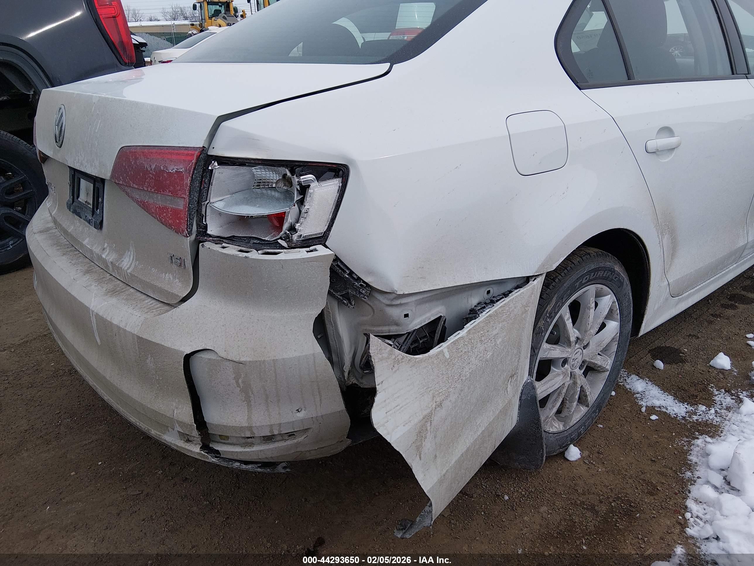 VOLKSWAGEN JETTA image 6