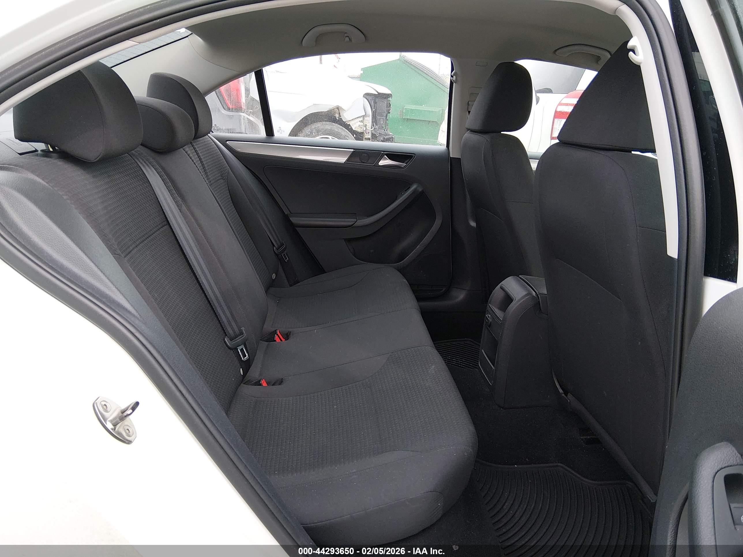 VOLKSWAGEN JETTA image 8