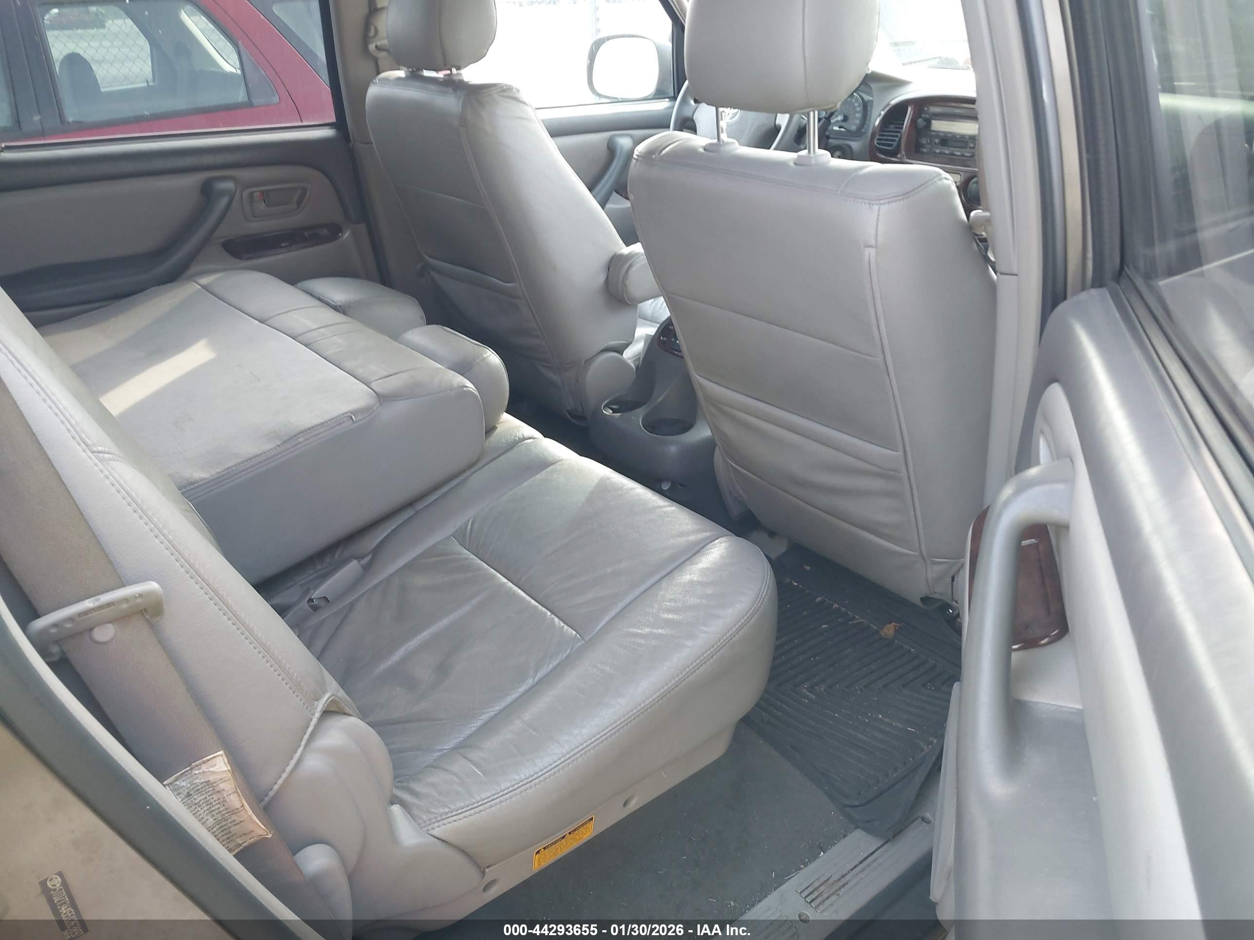 TOYOTA SEQUOIA image 8