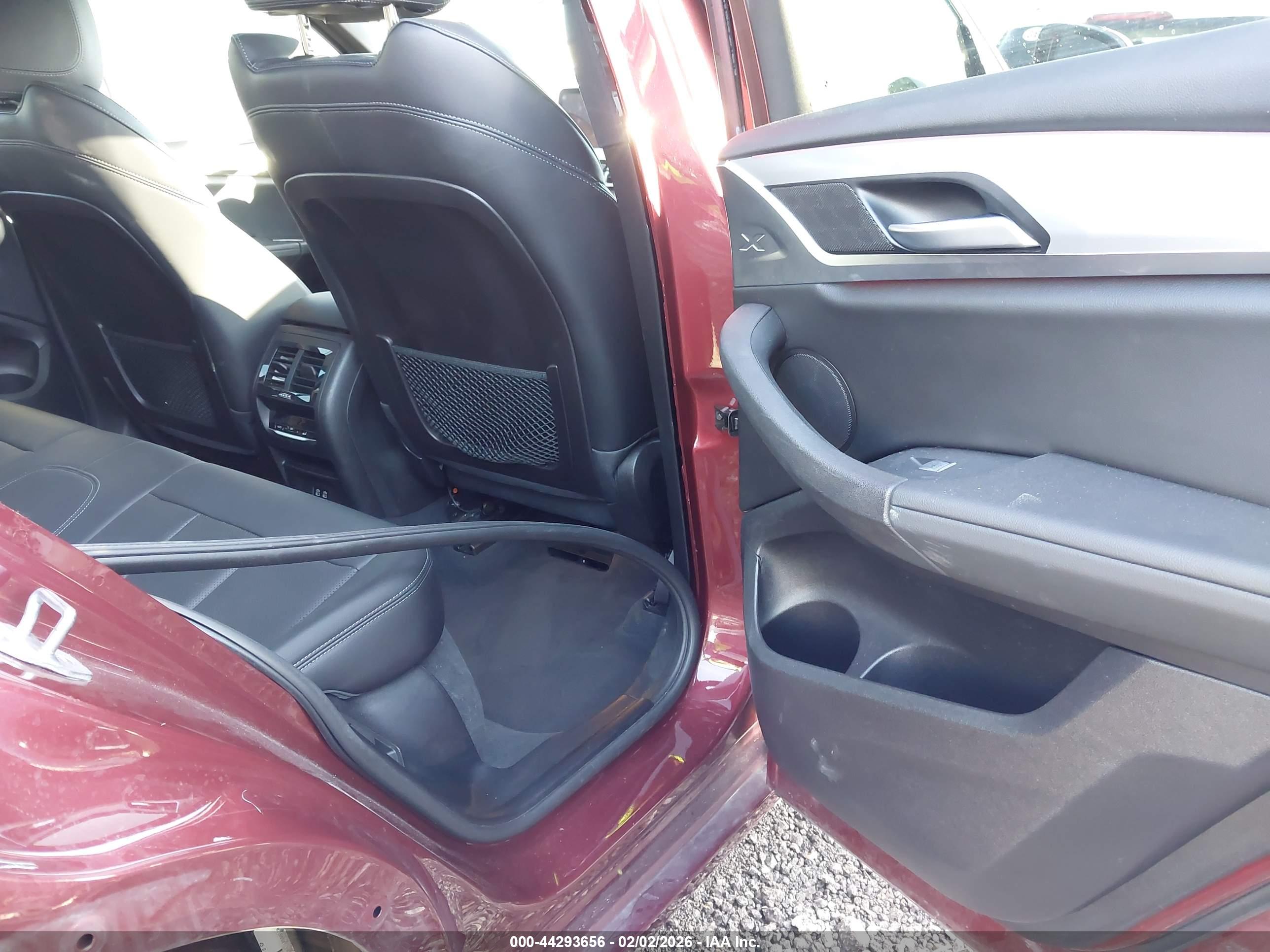 BMW X4 image 8