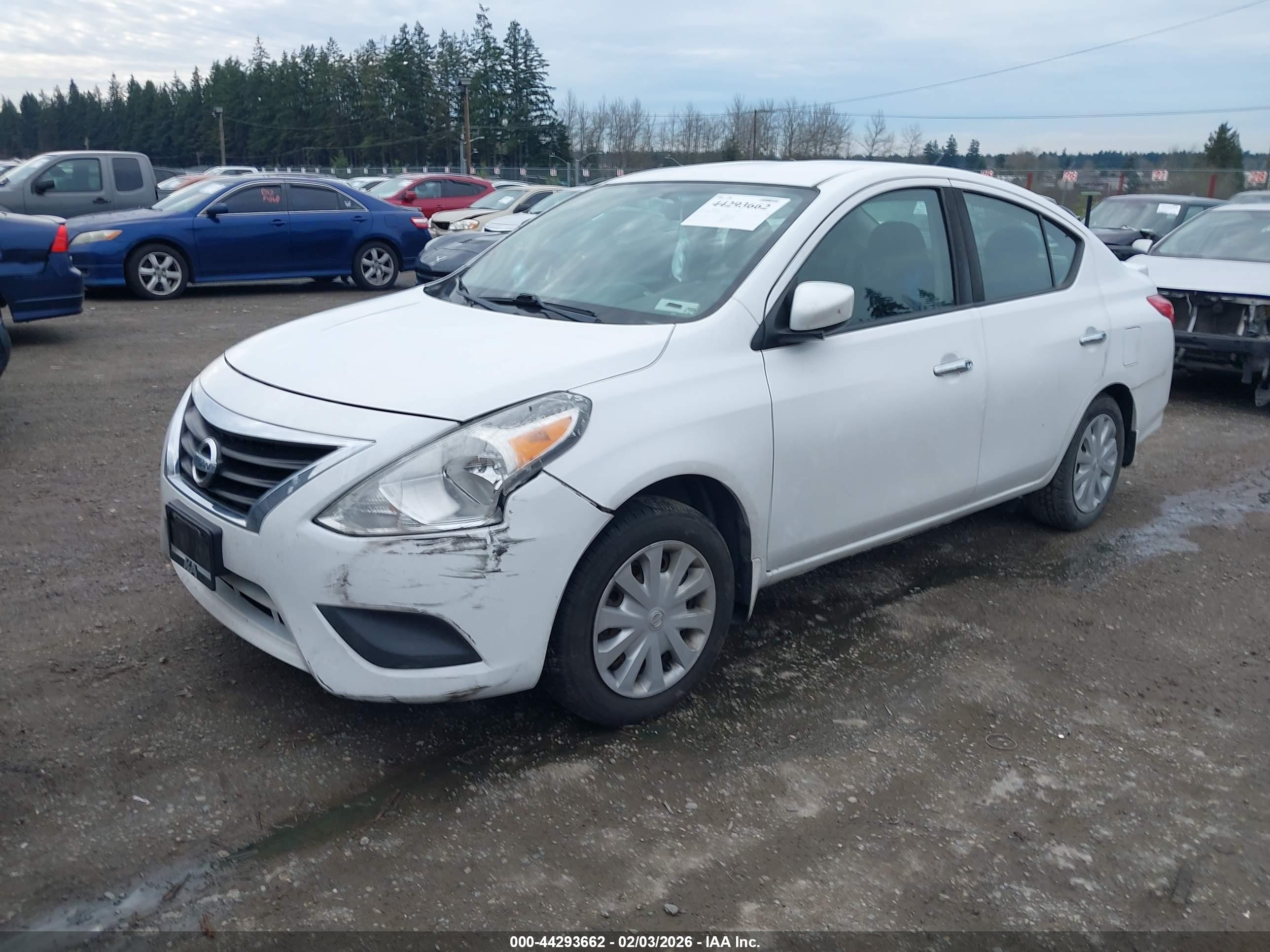 NISSAN VERSA image 2