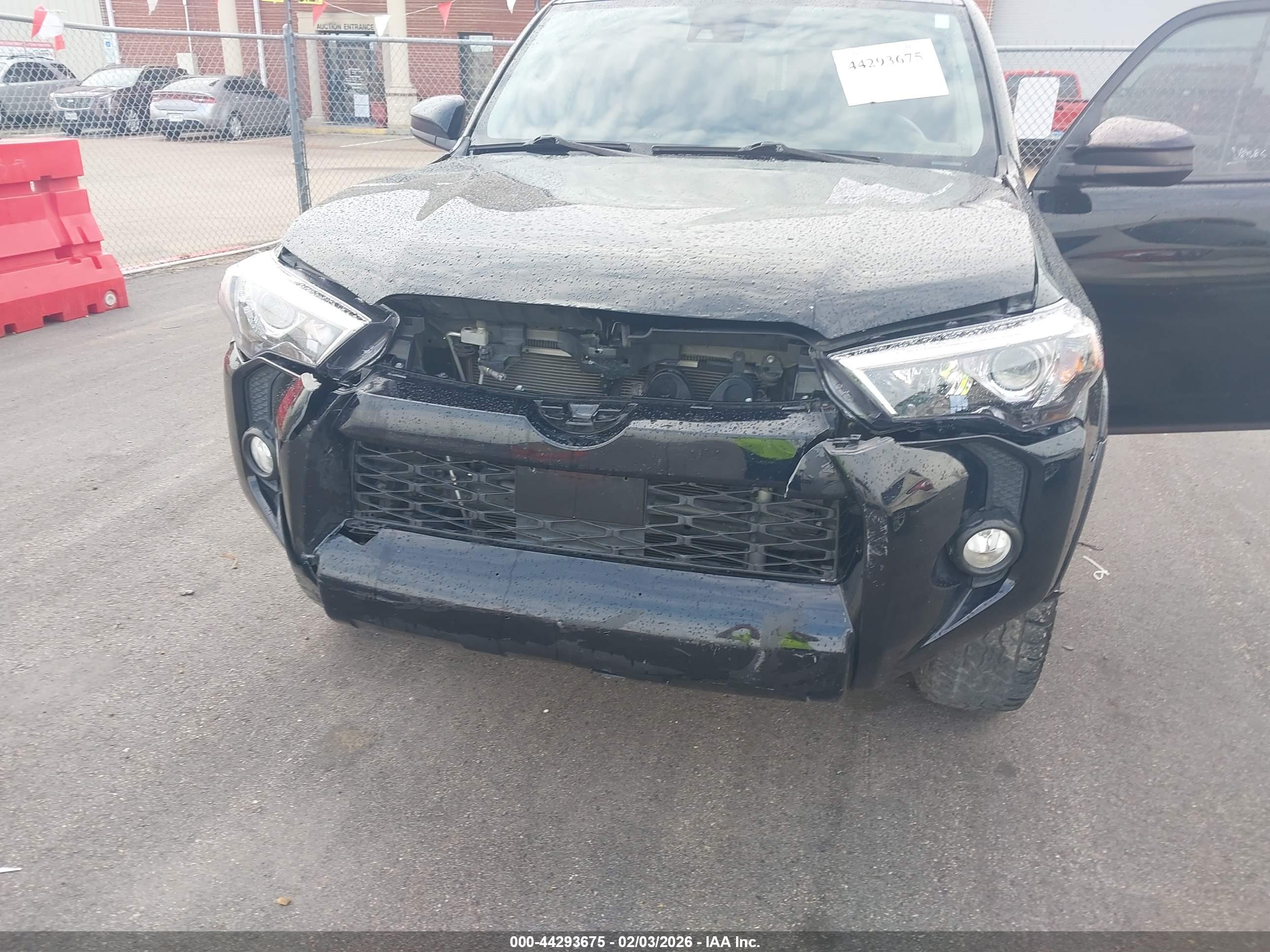 TOYOTA 4RUNNER image 6