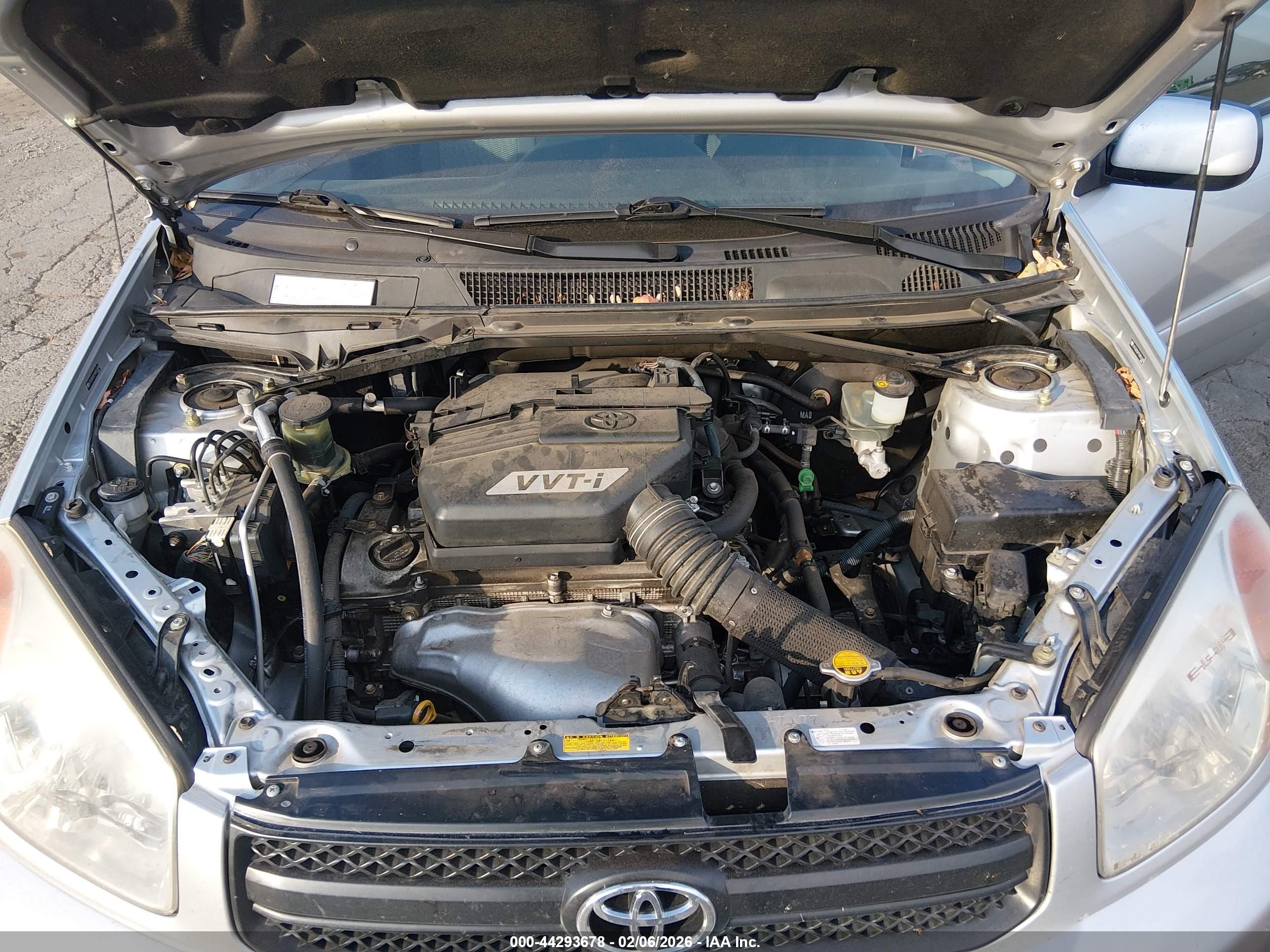 TOYOTA RAV4 image 10