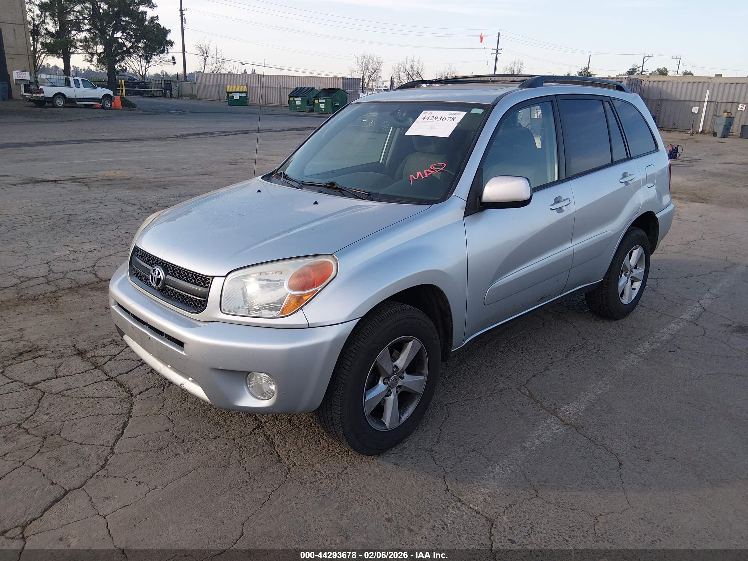 TOYOTA RAV4 image 2