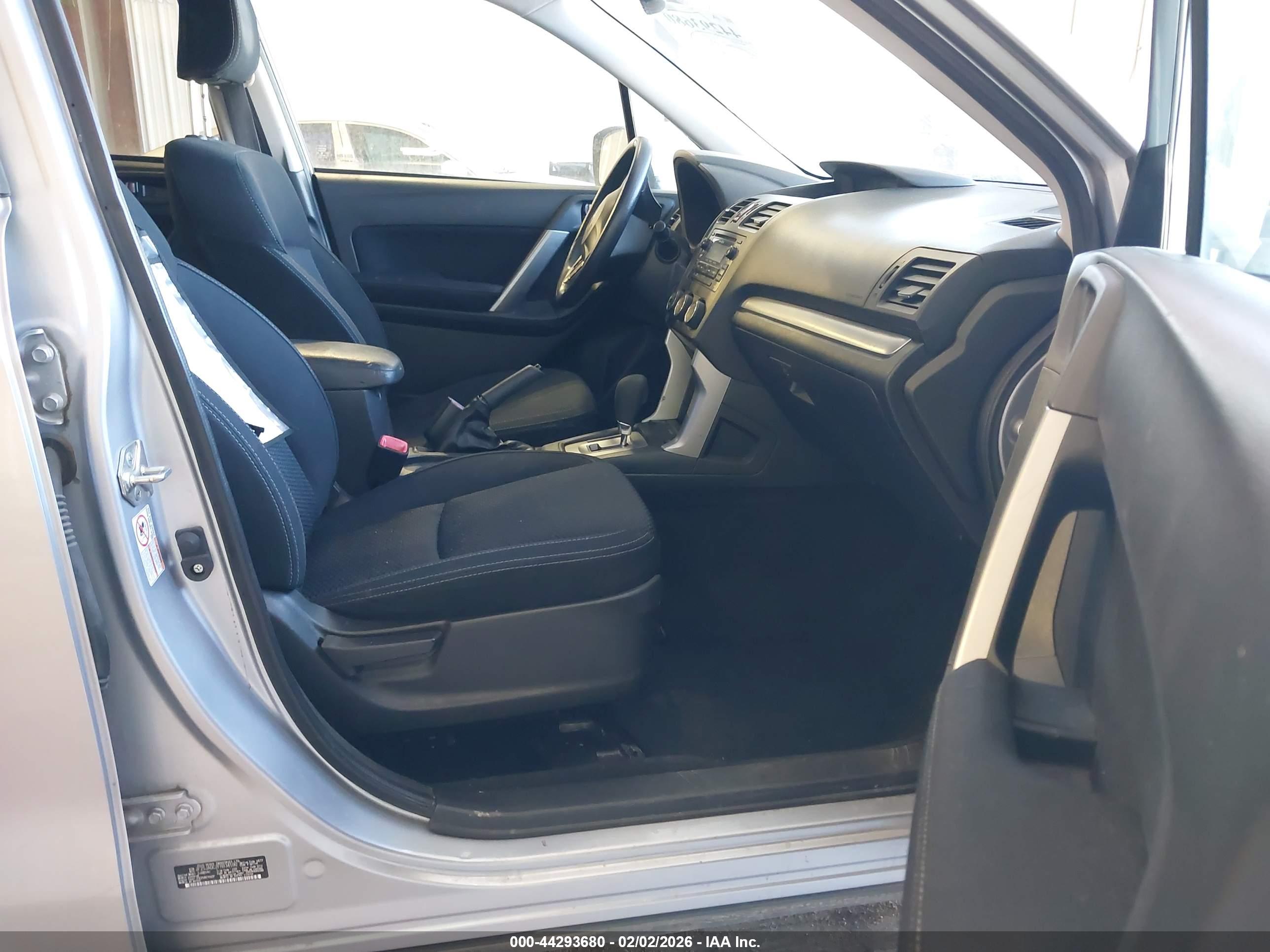 SUBARU FORESTER image 5