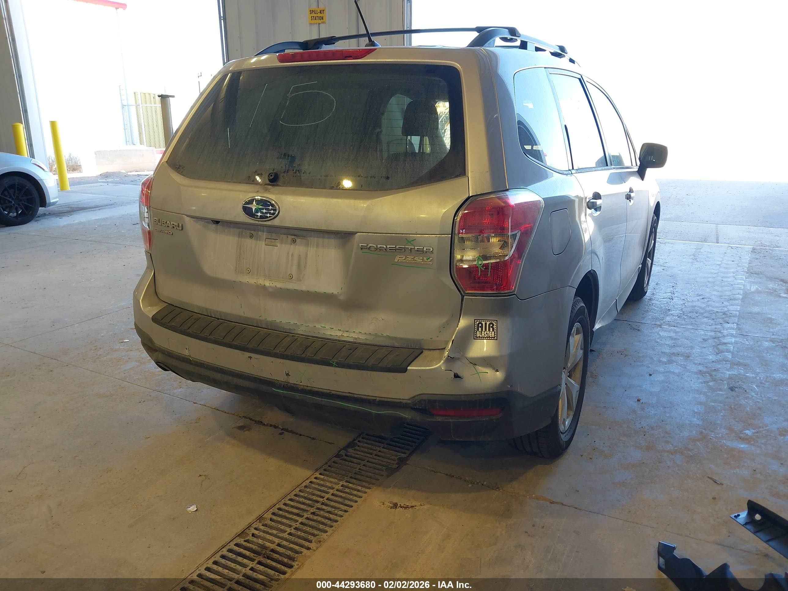 SUBARU FORESTER image 6