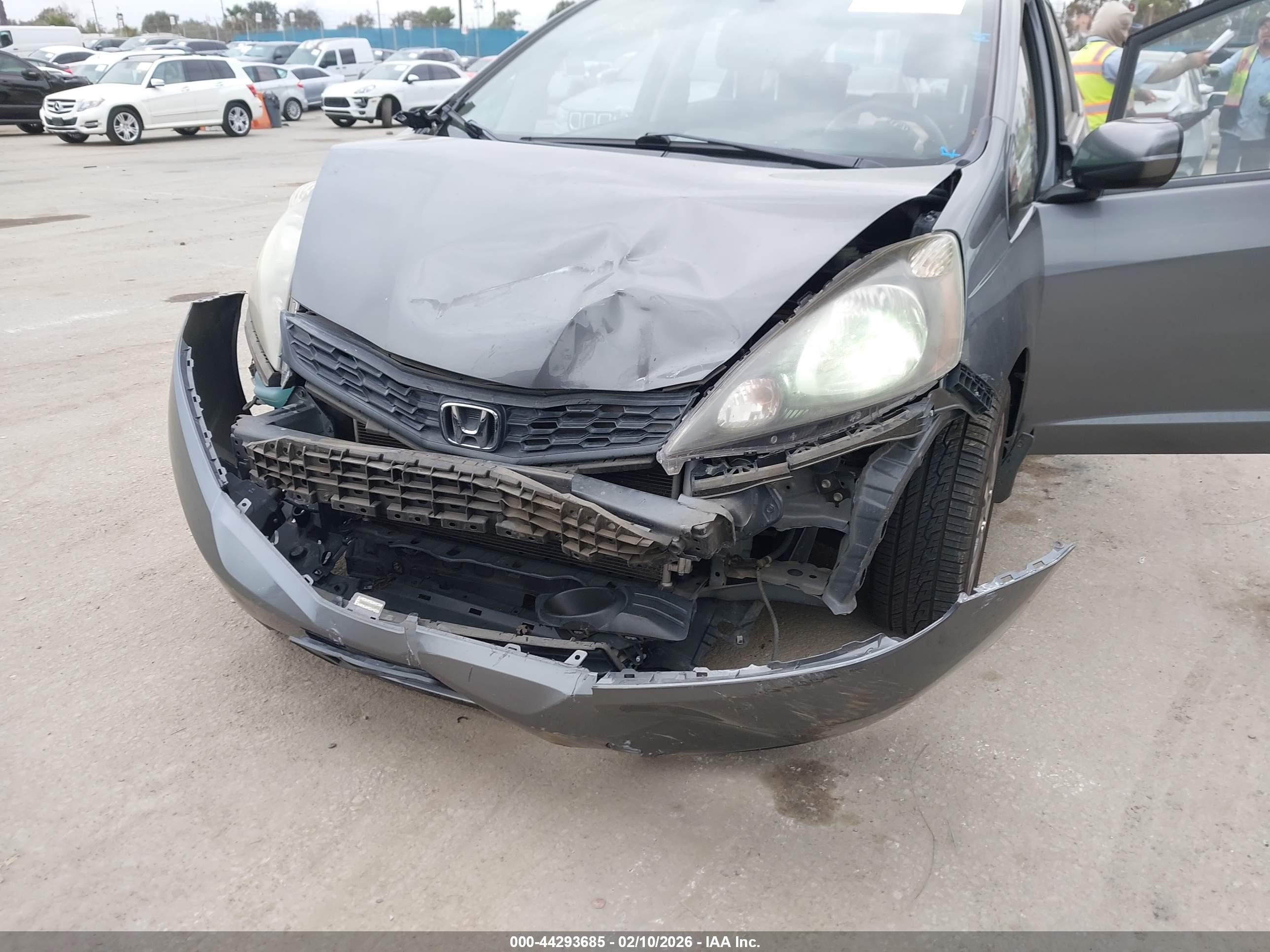 HONDA FIT image 6