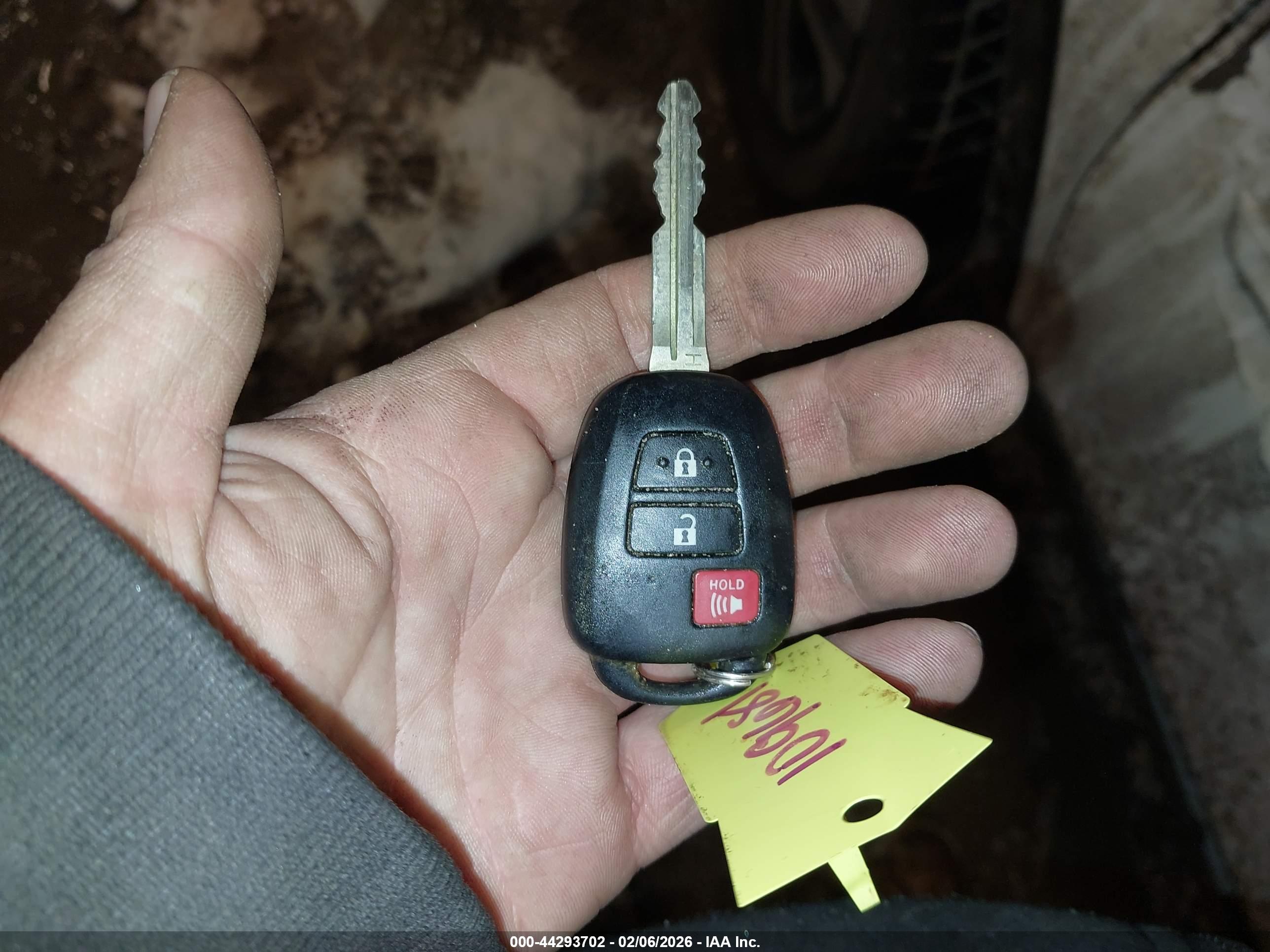 TOYOTA RAV4 image 11