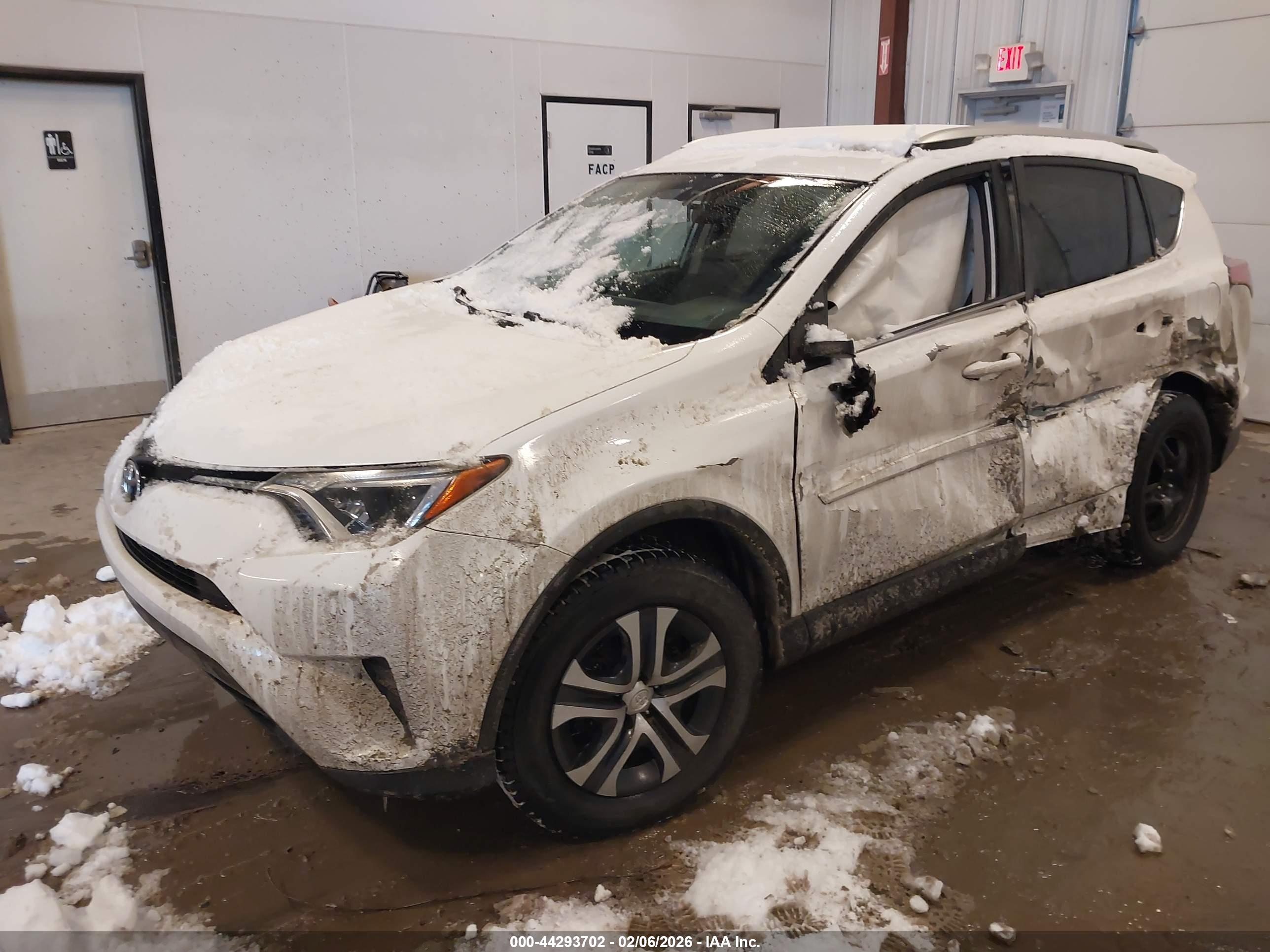 TOYOTA RAV4 image 2