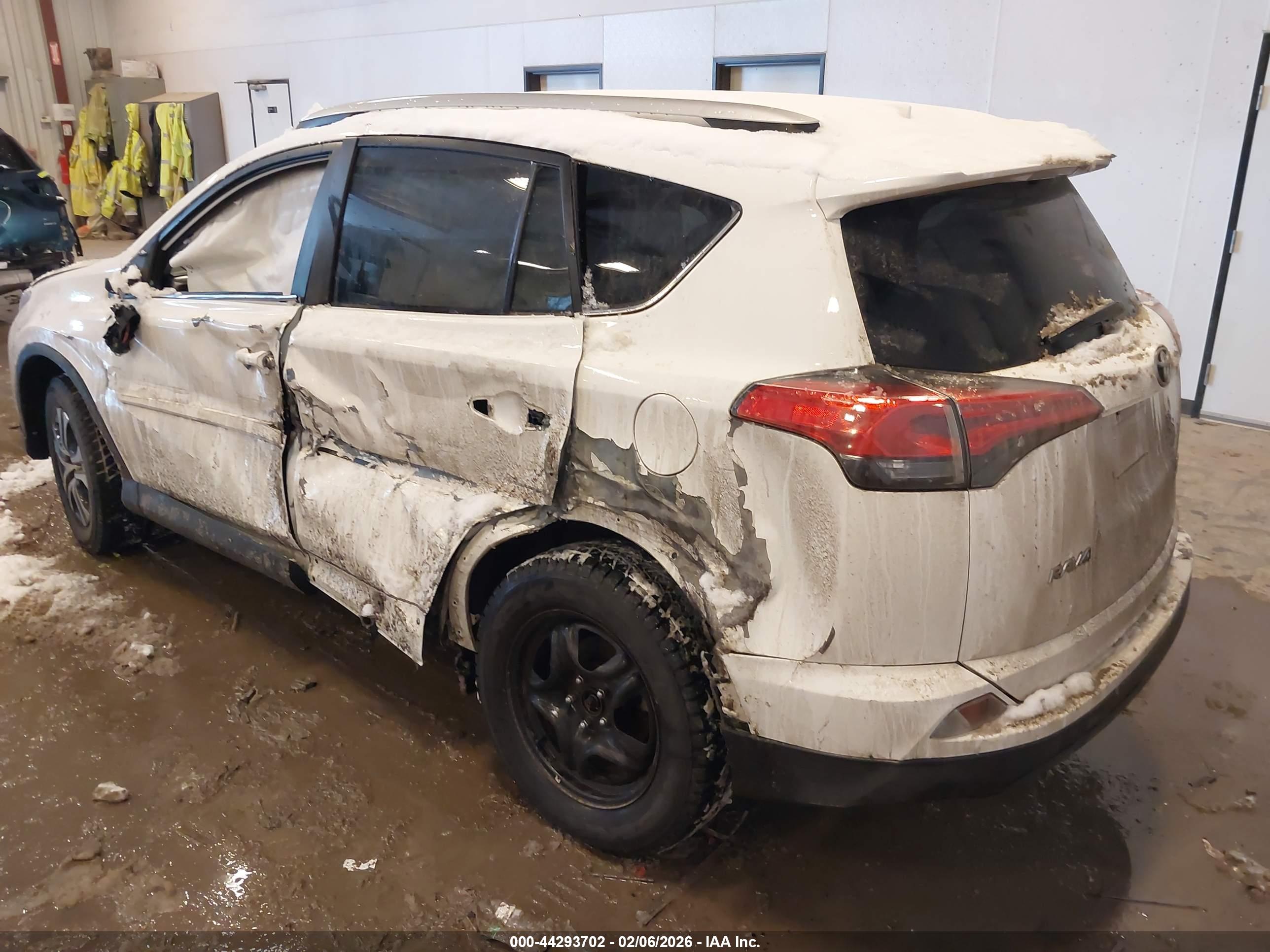 TOYOTA RAV4 image 3