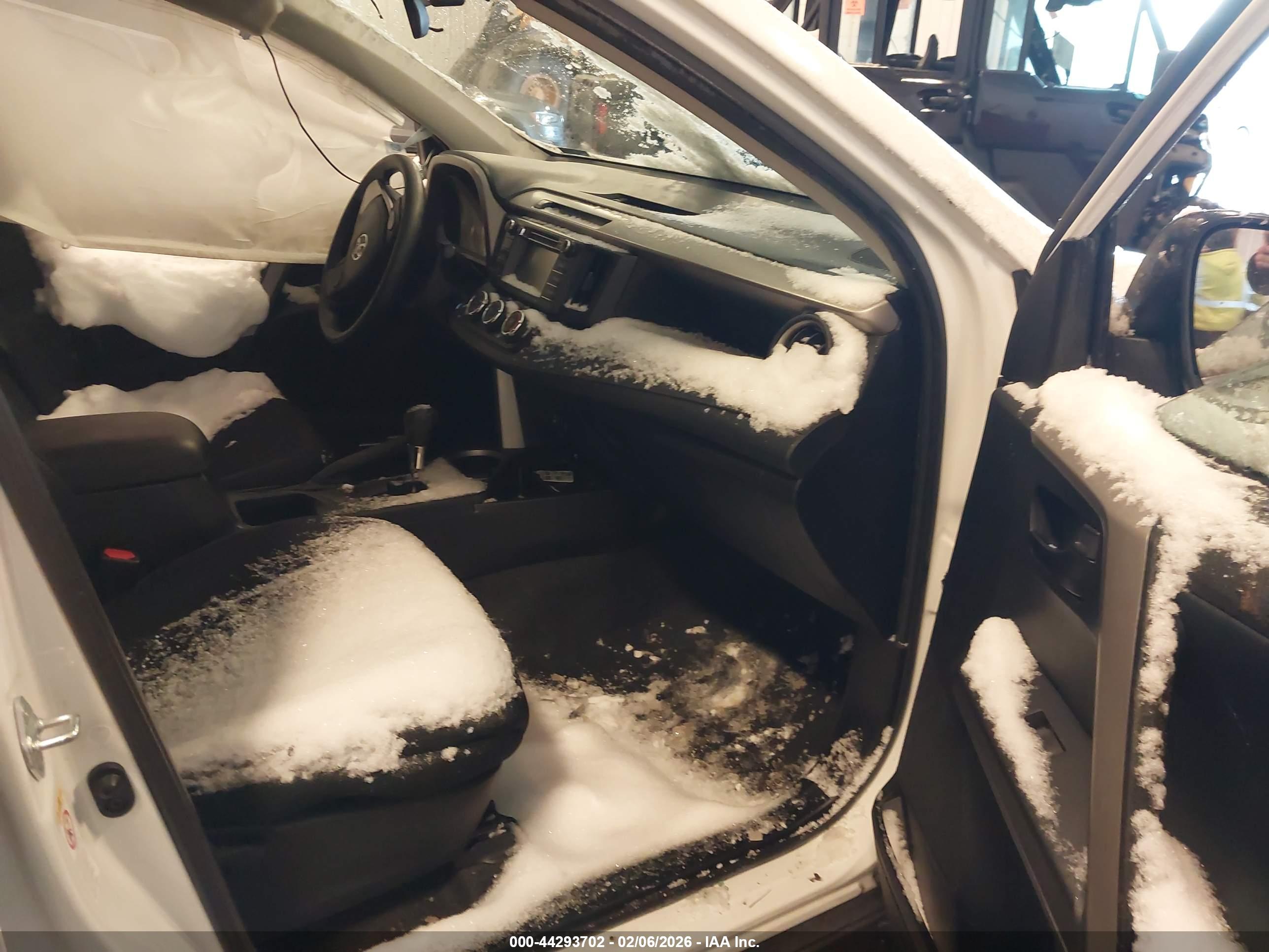 TOYOTA RAV4 image 5