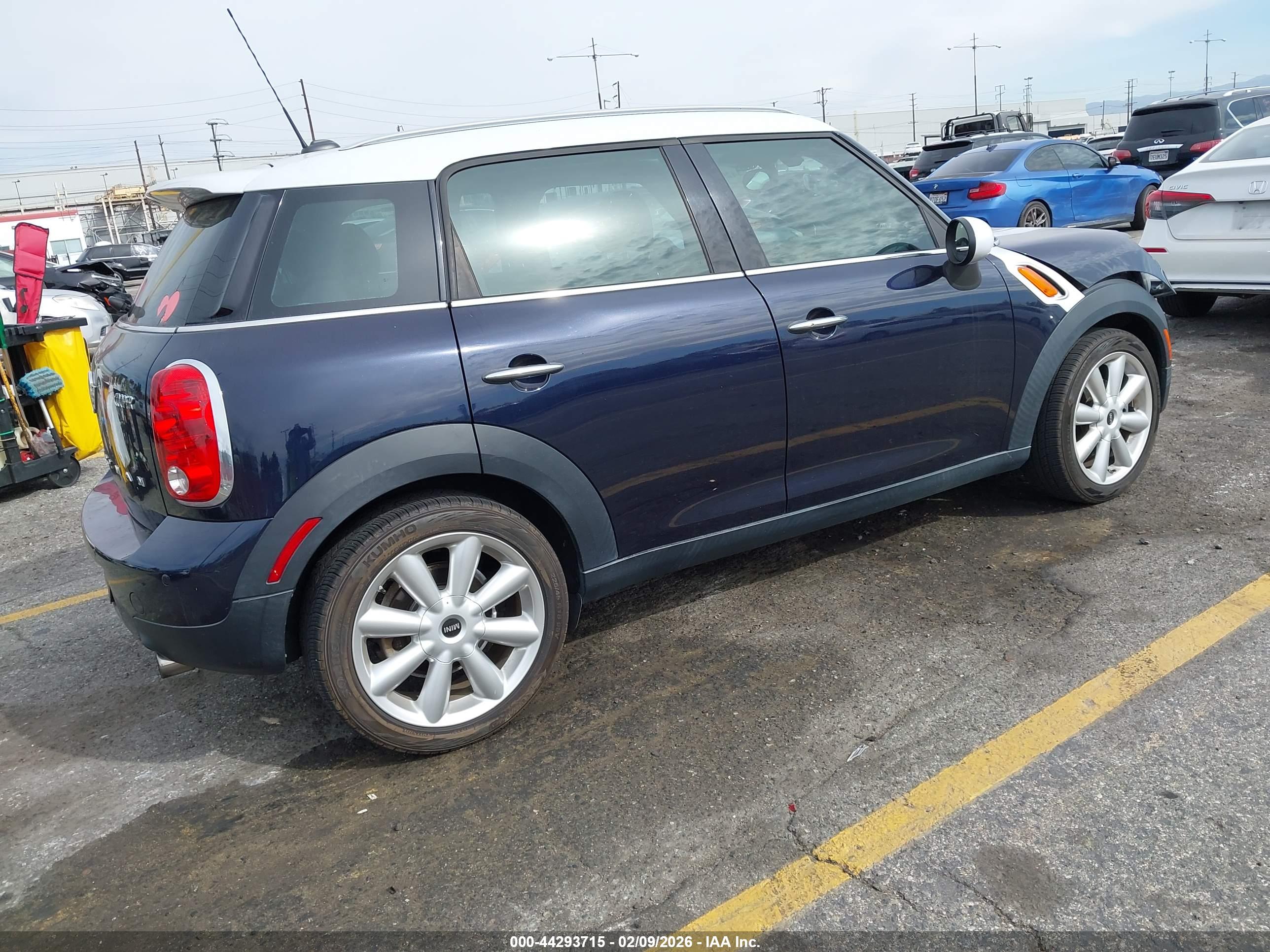 MINI COUNTRYMAN image 4