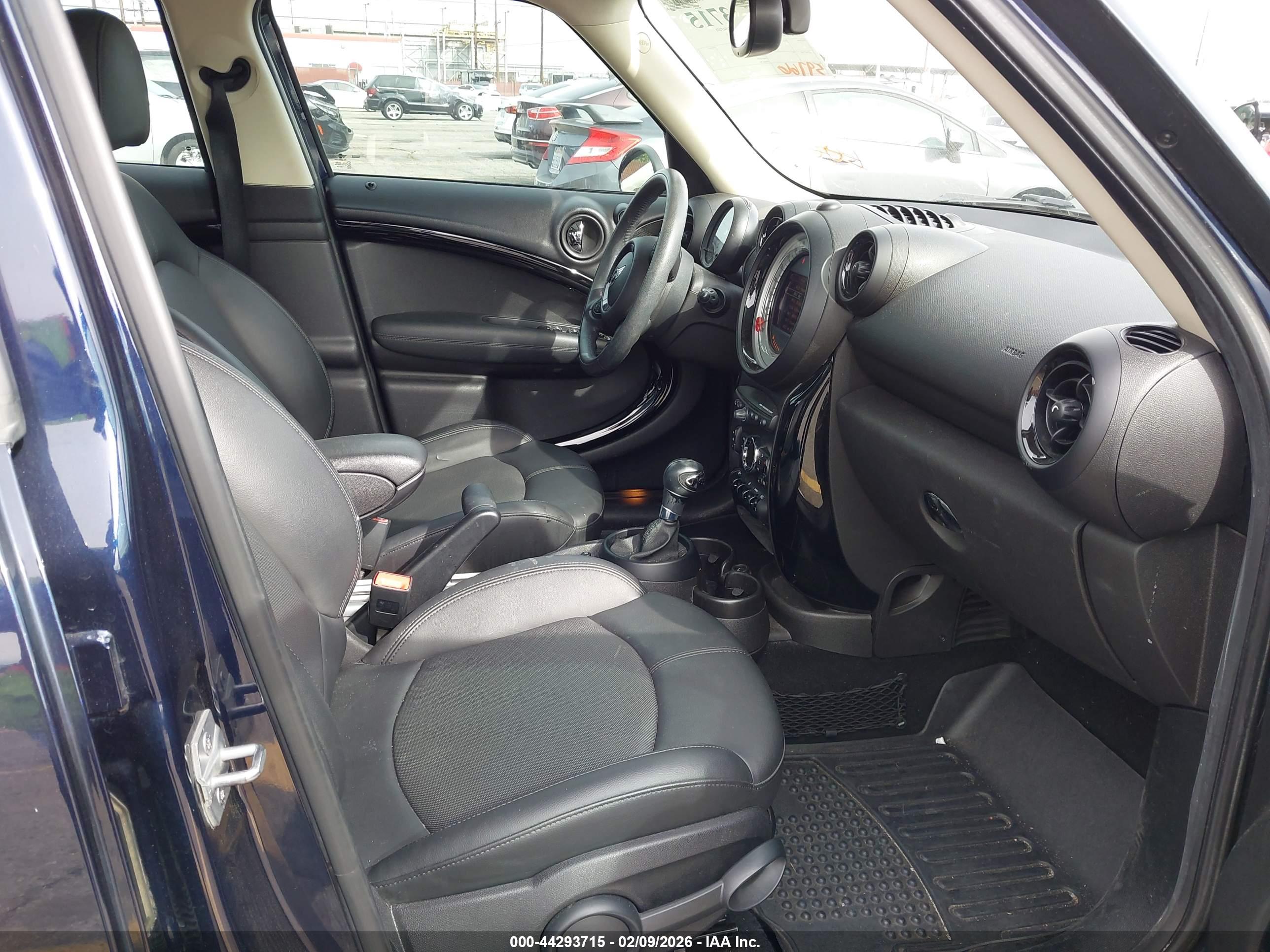 MINI COUNTRYMAN image 5