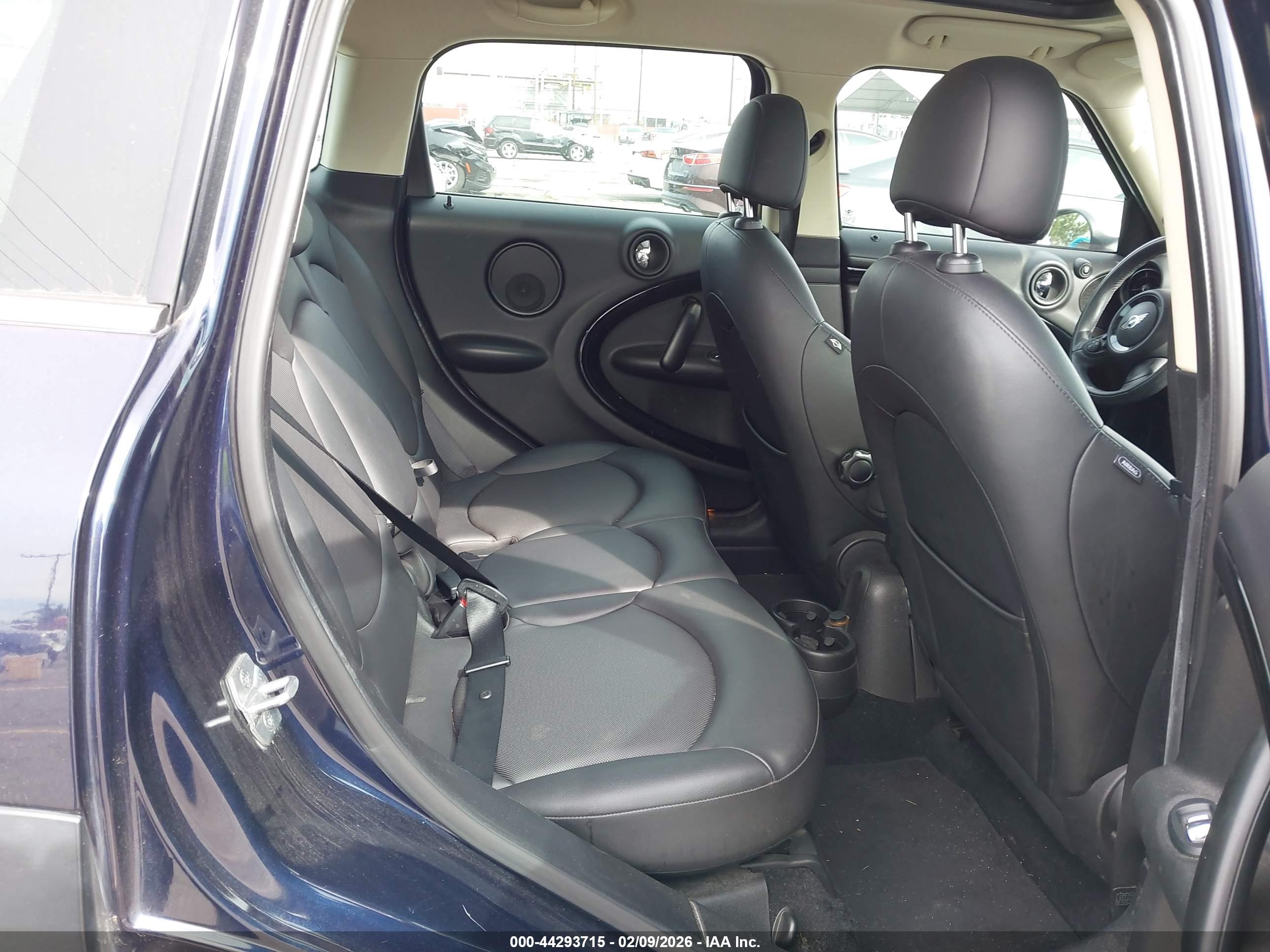 MINI COUNTRYMAN image 8