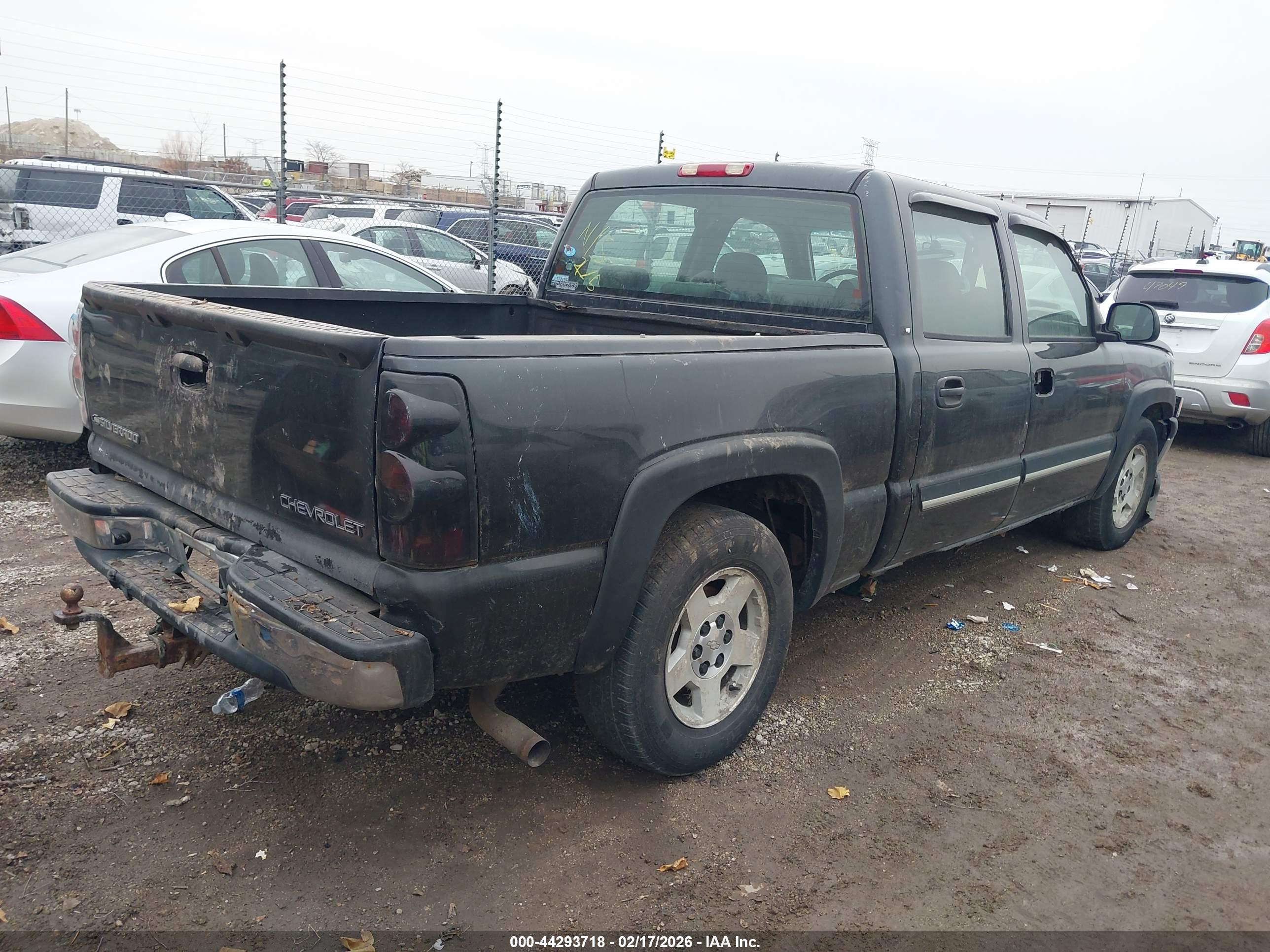 CHEVROLET SILVERADO image 4