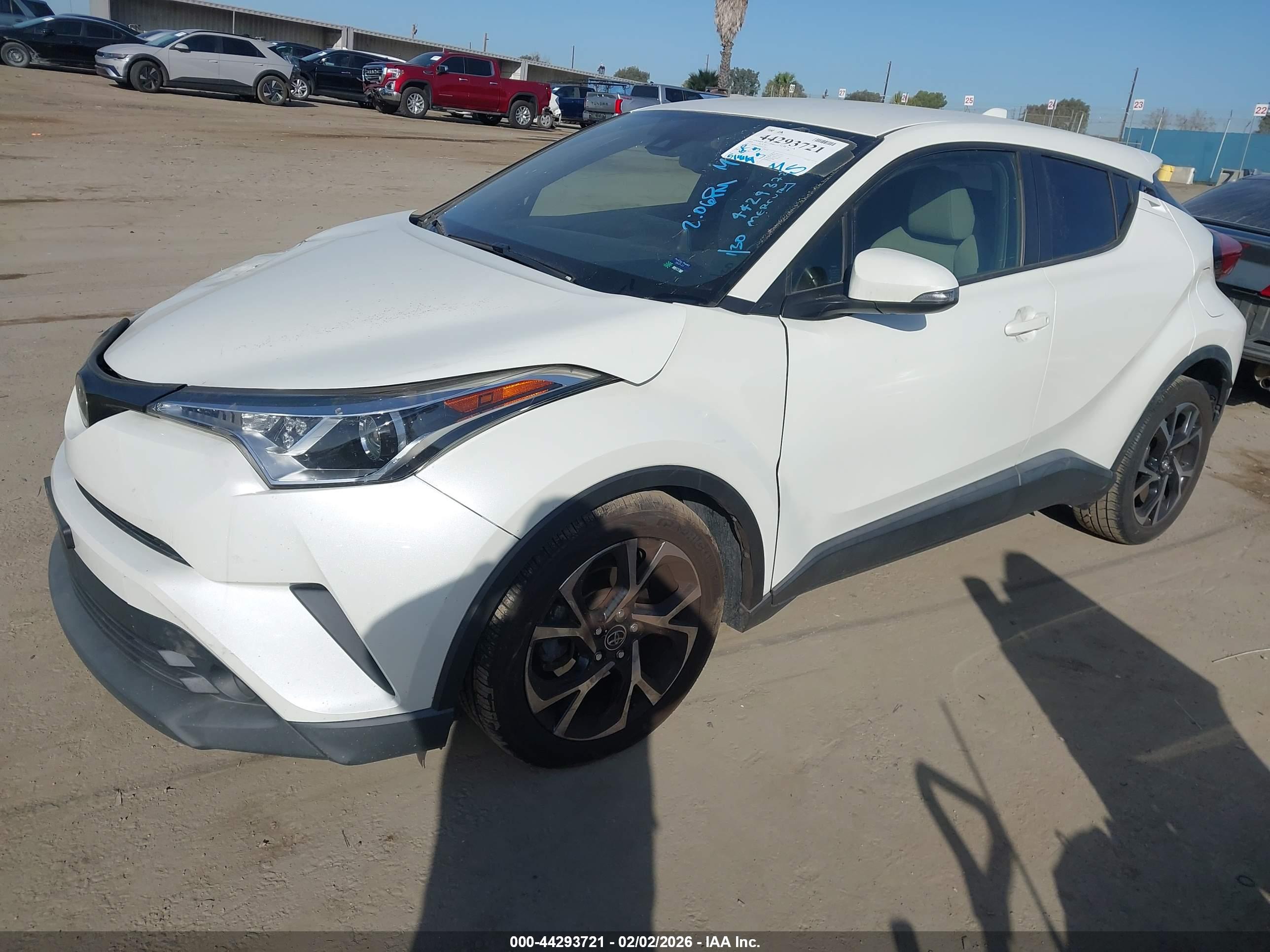 TOYOTA C-HR image 2