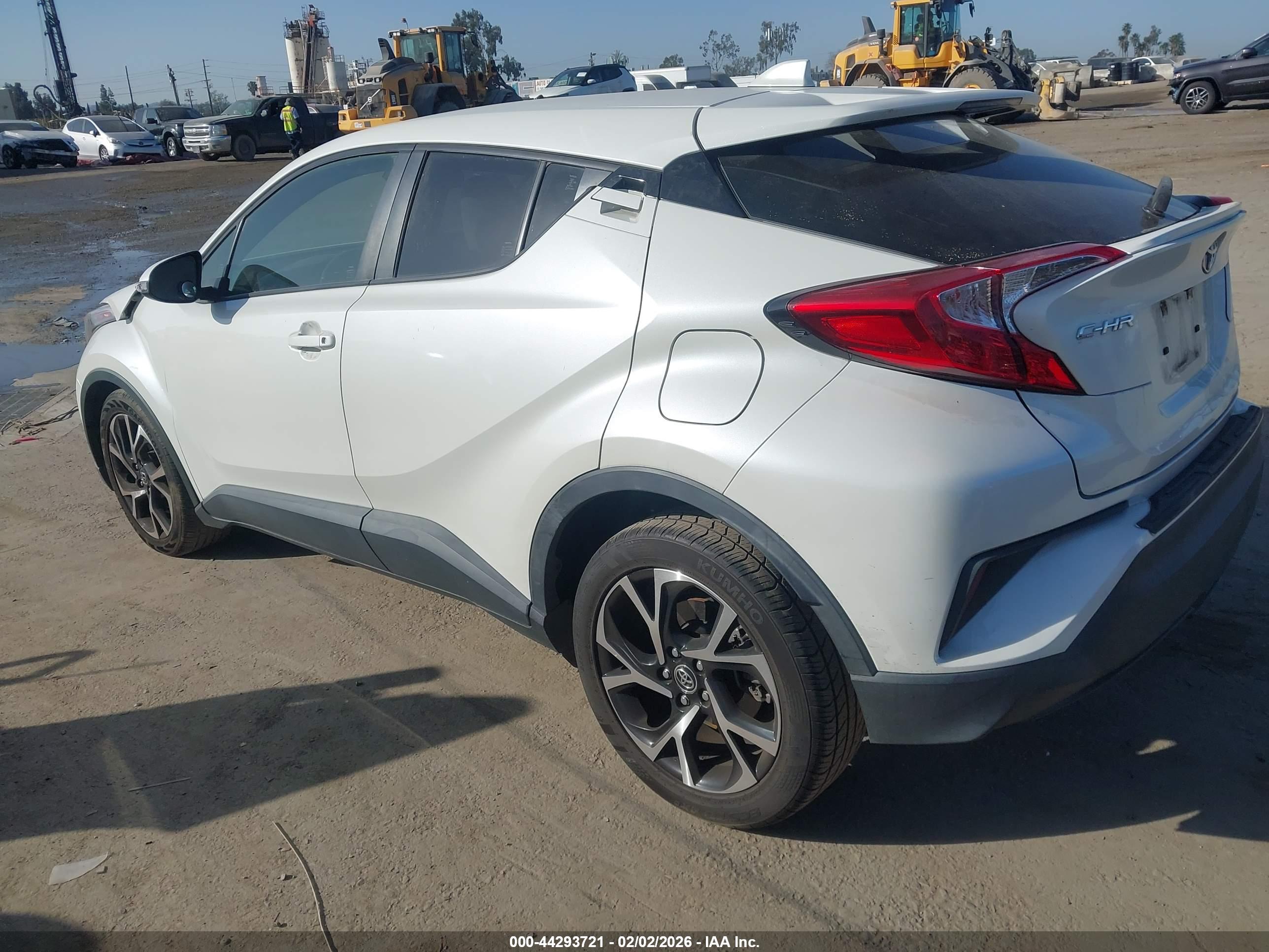 TOYOTA C-HR image 3