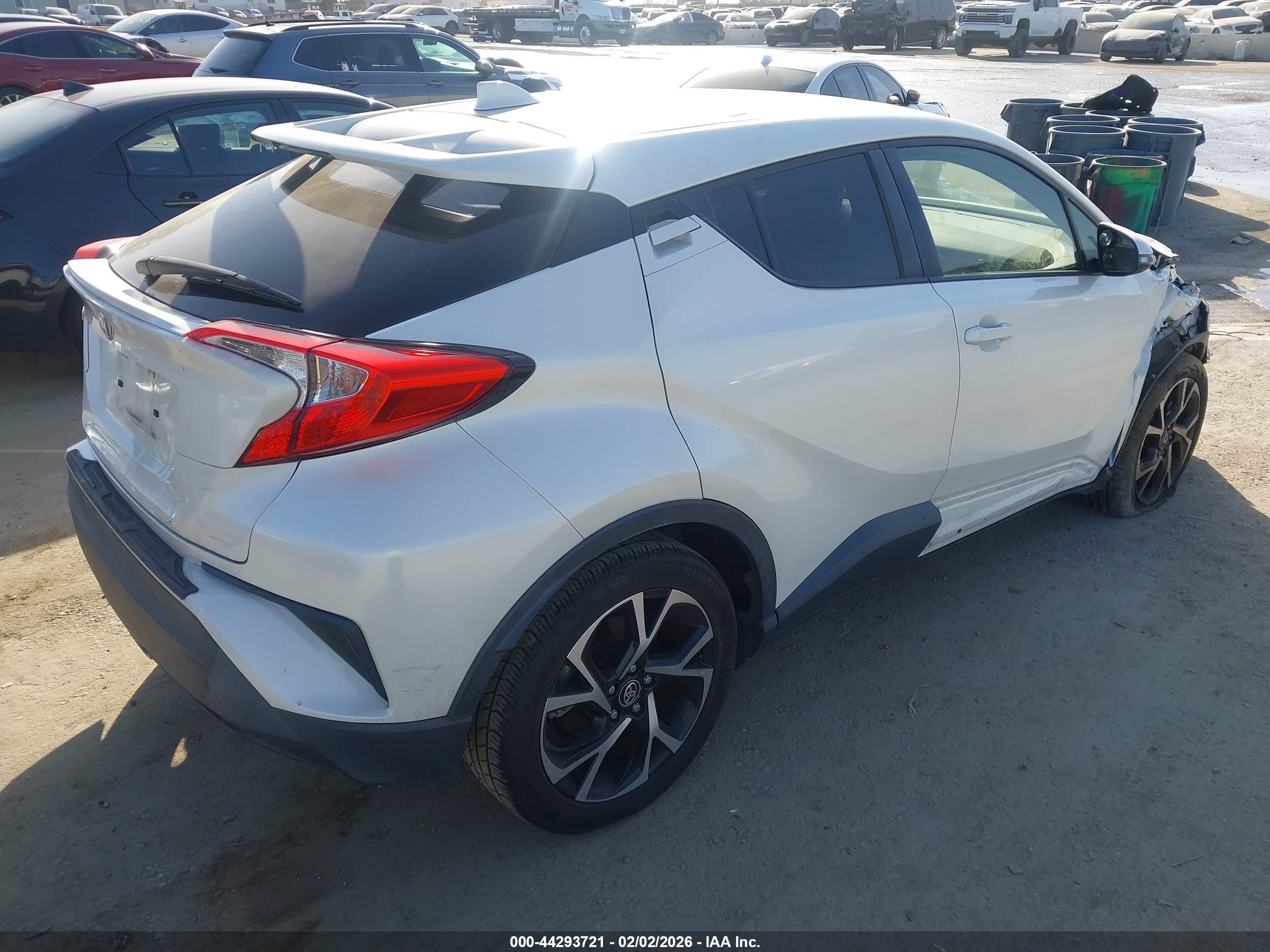 TOYOTA C-HR image 4