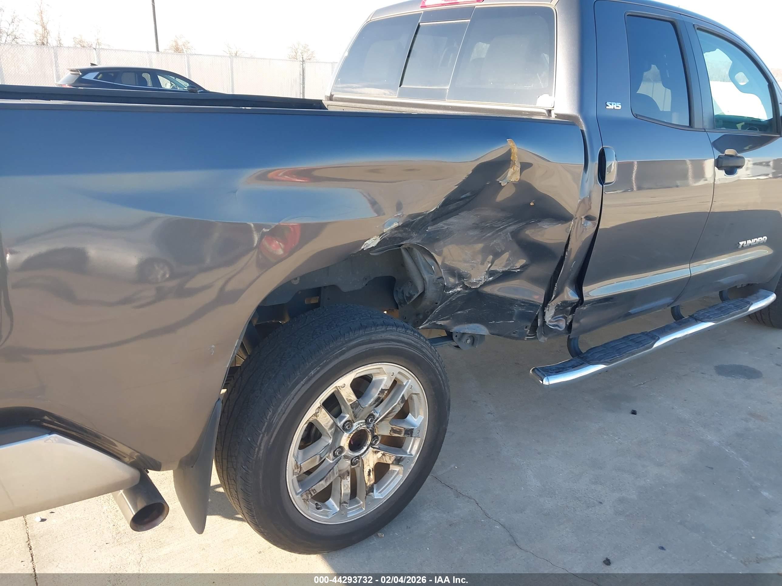 TOYOTA TUNDRA image 6
