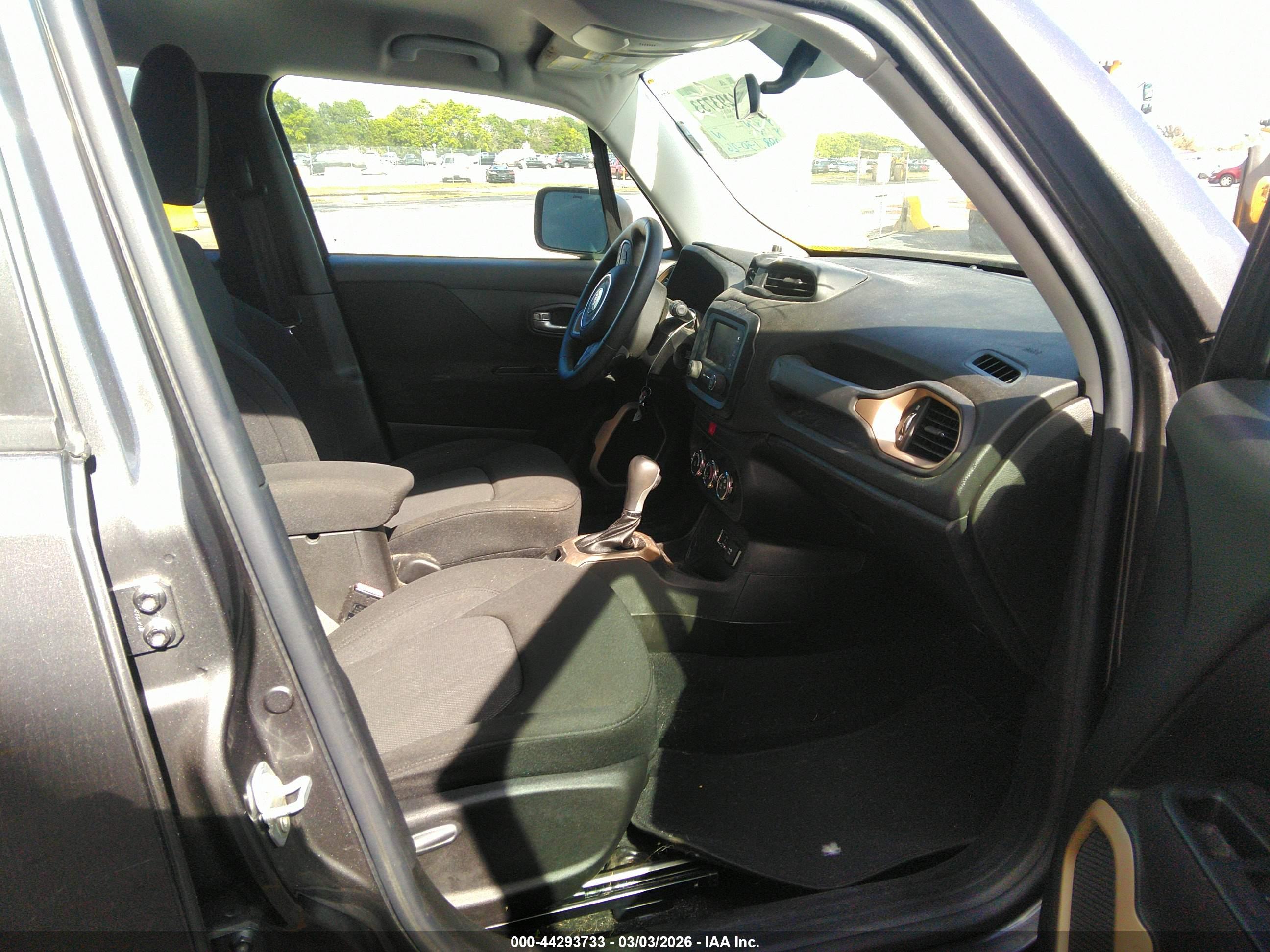 JEEP RENEGADE image 5