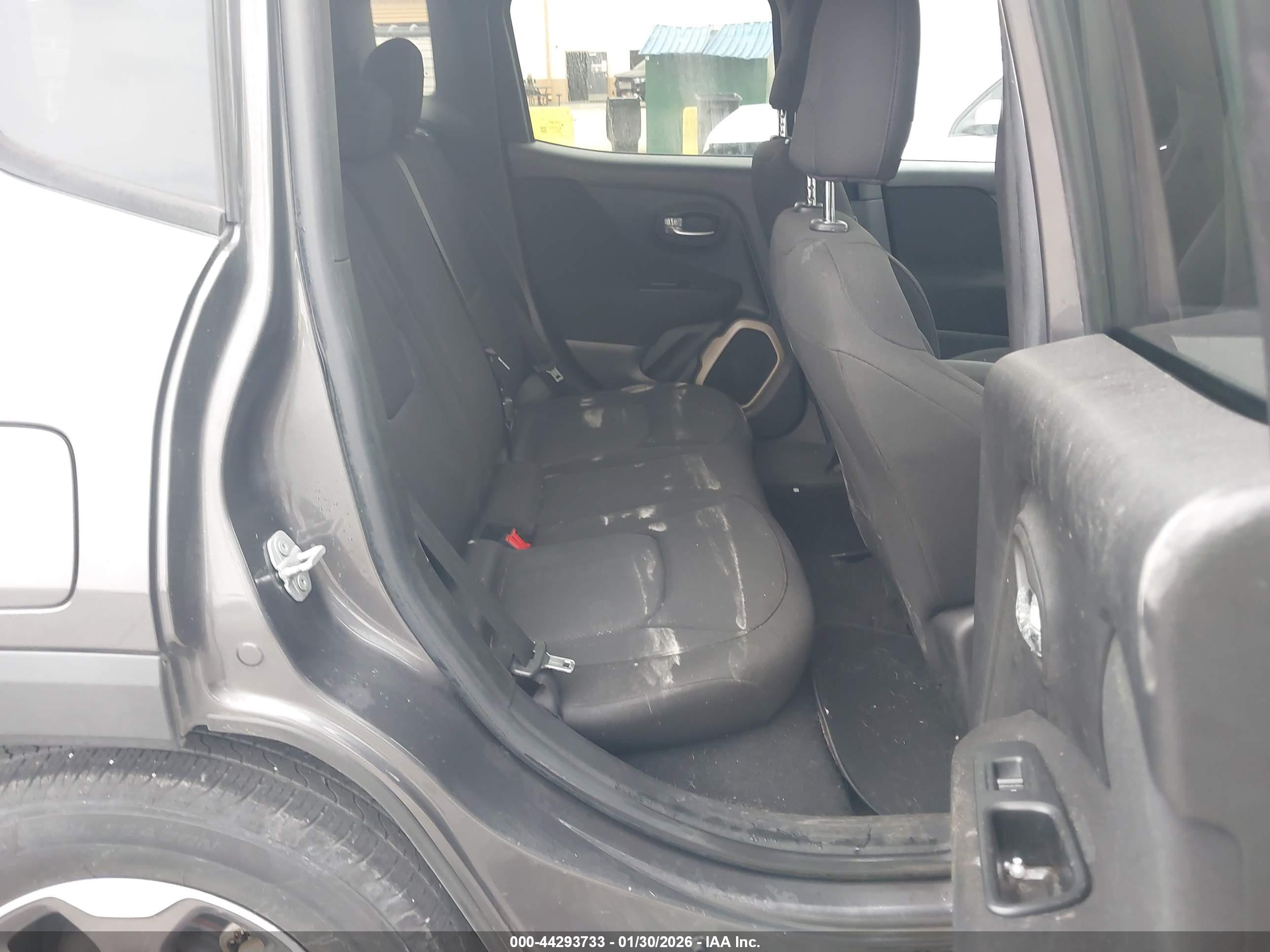 JEEP RENEGADE image 8