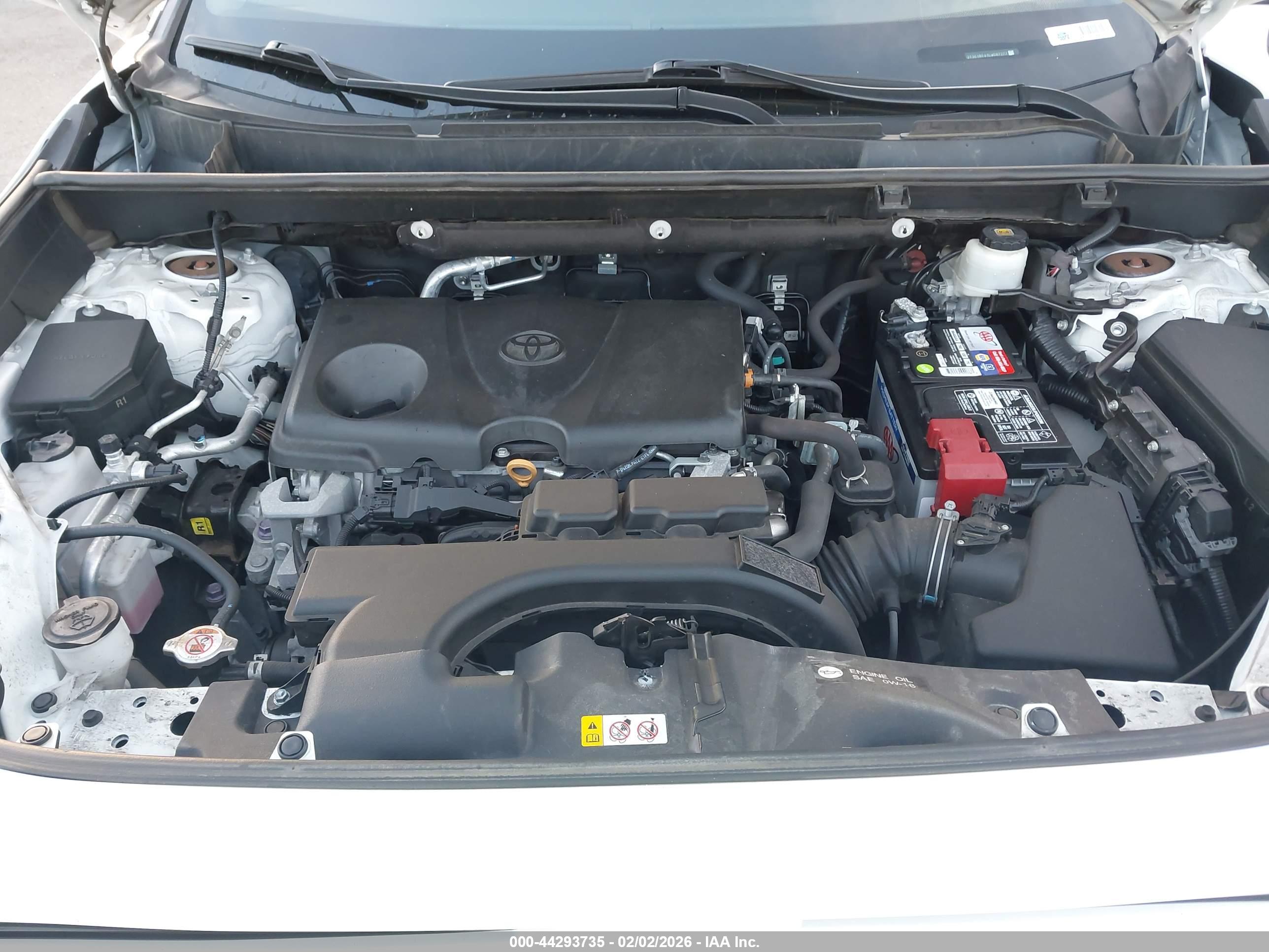 TOYOTA RAV4 image 10