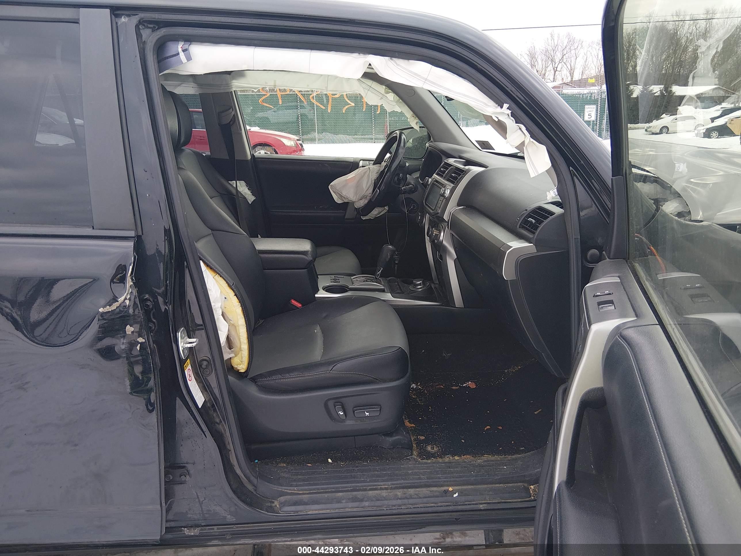 TOYOTA 4RUNNER image 5
