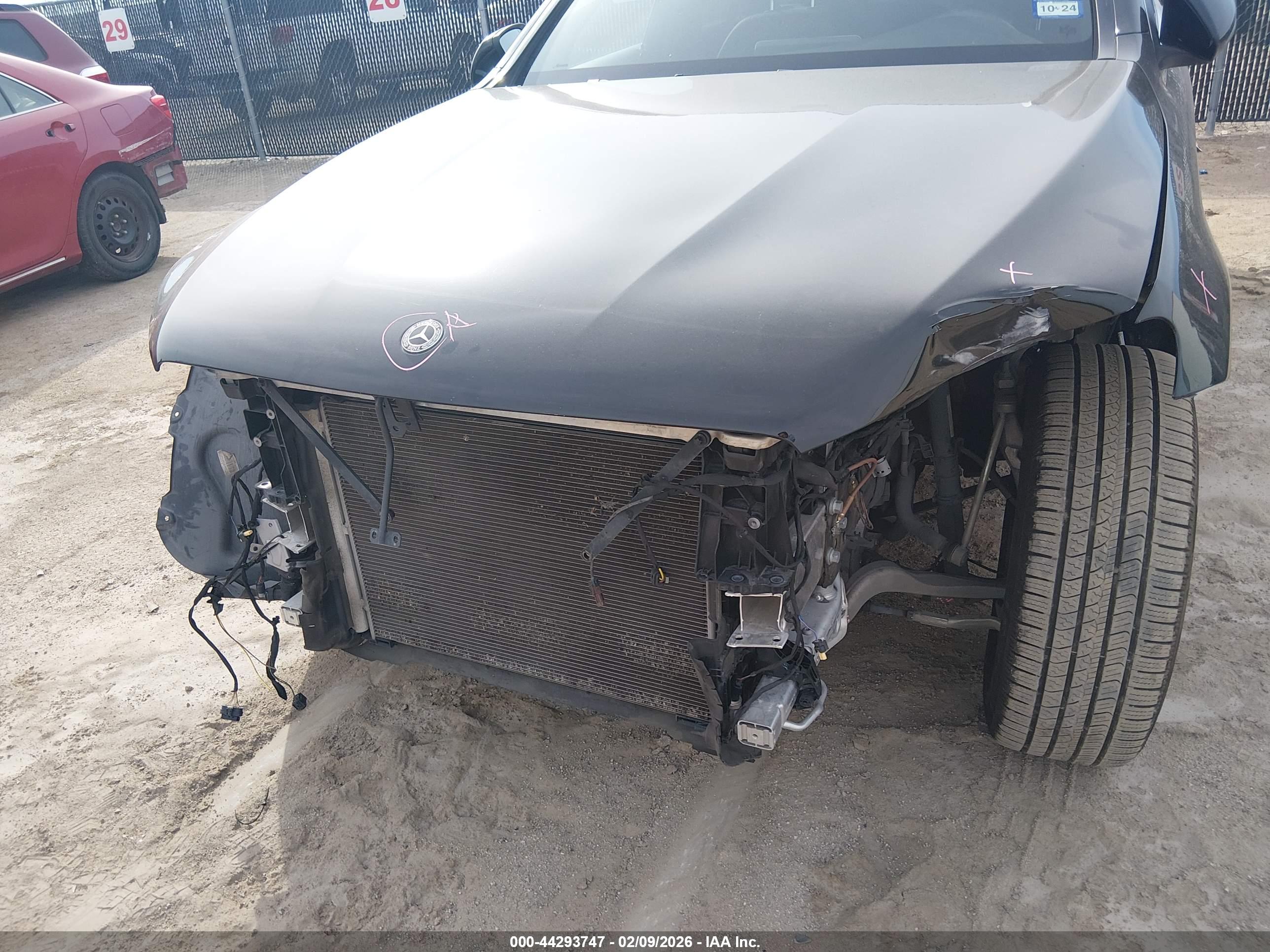 MERCEDES-BENZ GLC image 6
